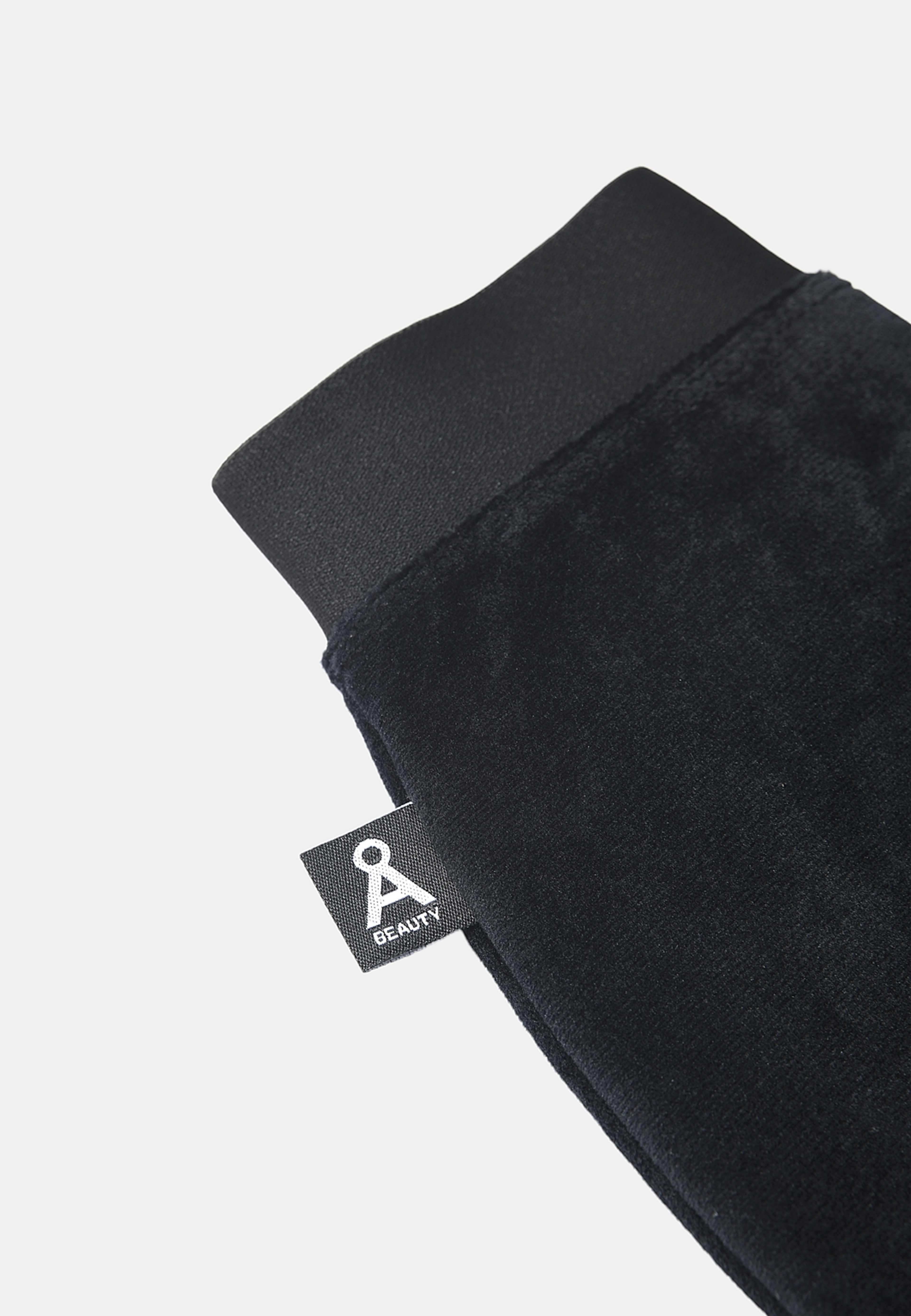 Luxe Tanning Mitt, från Å BEAUTY. Klicka för att öppna bilden i stort format