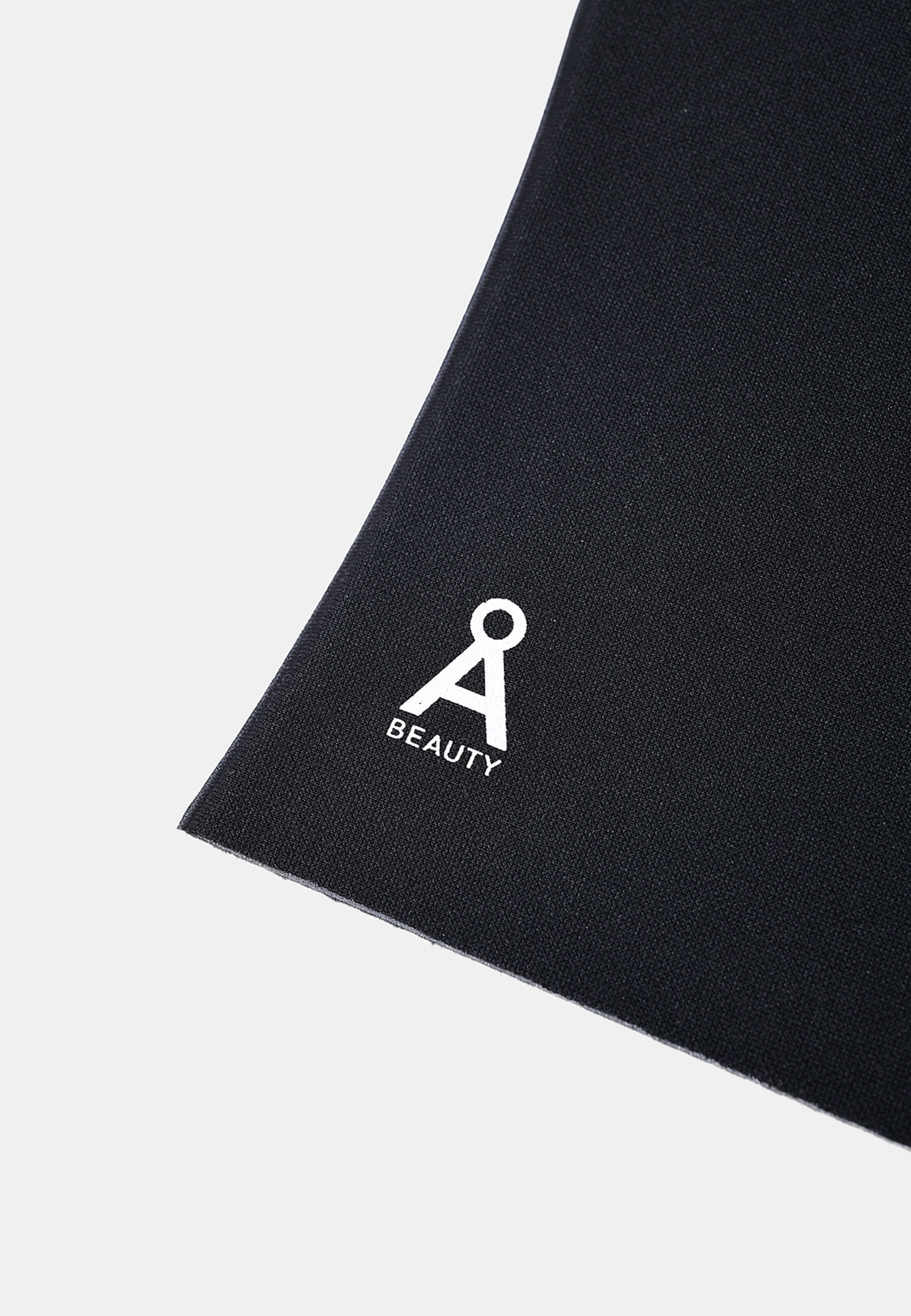 Essential Tanning Mitt, från Å BEAUTY. Klicka för att öppna bilden i stort format