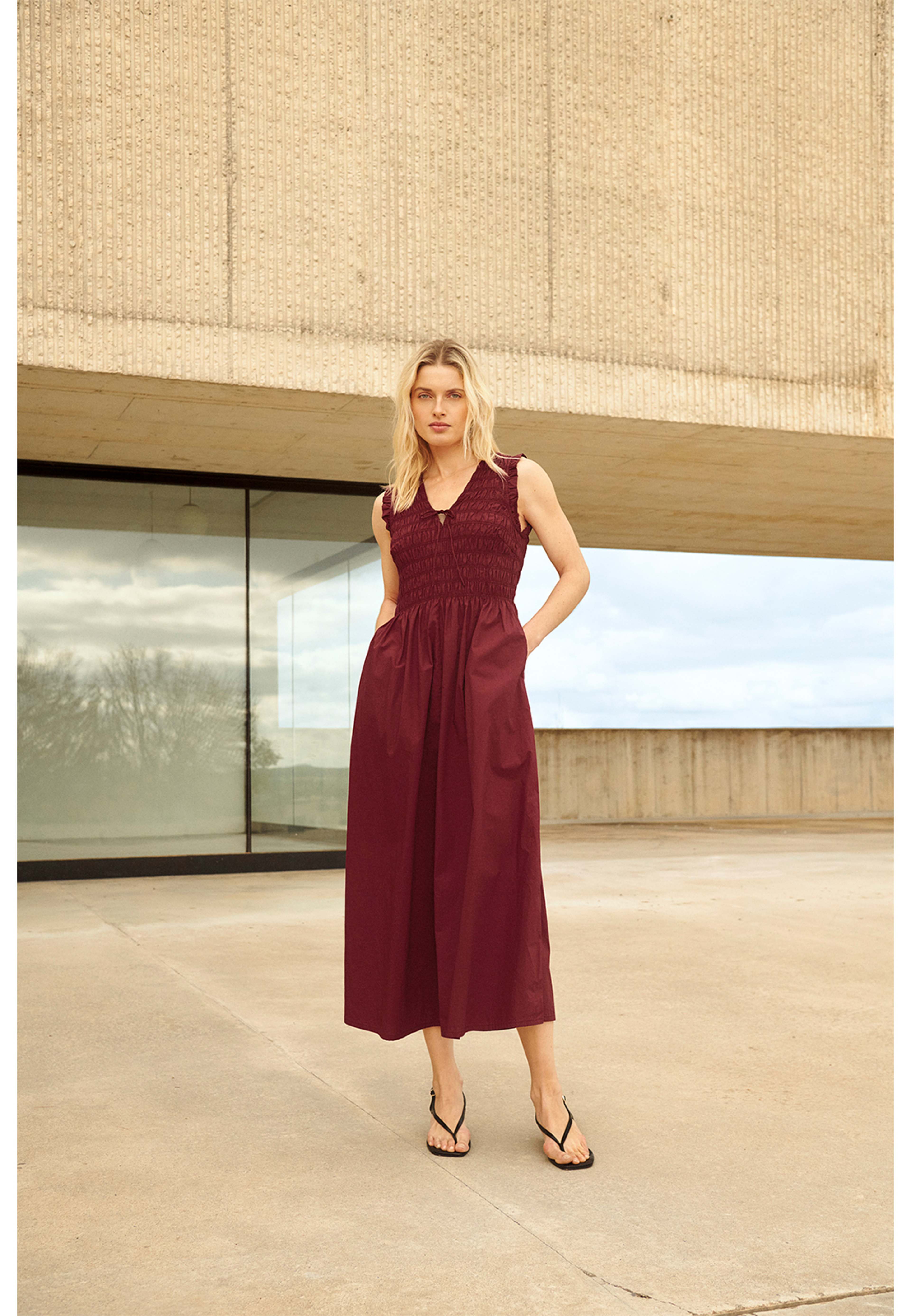Borgnette Dress, från Part Two, i färgen Burnt Russet. Klicka för att öppna bilden i stort format