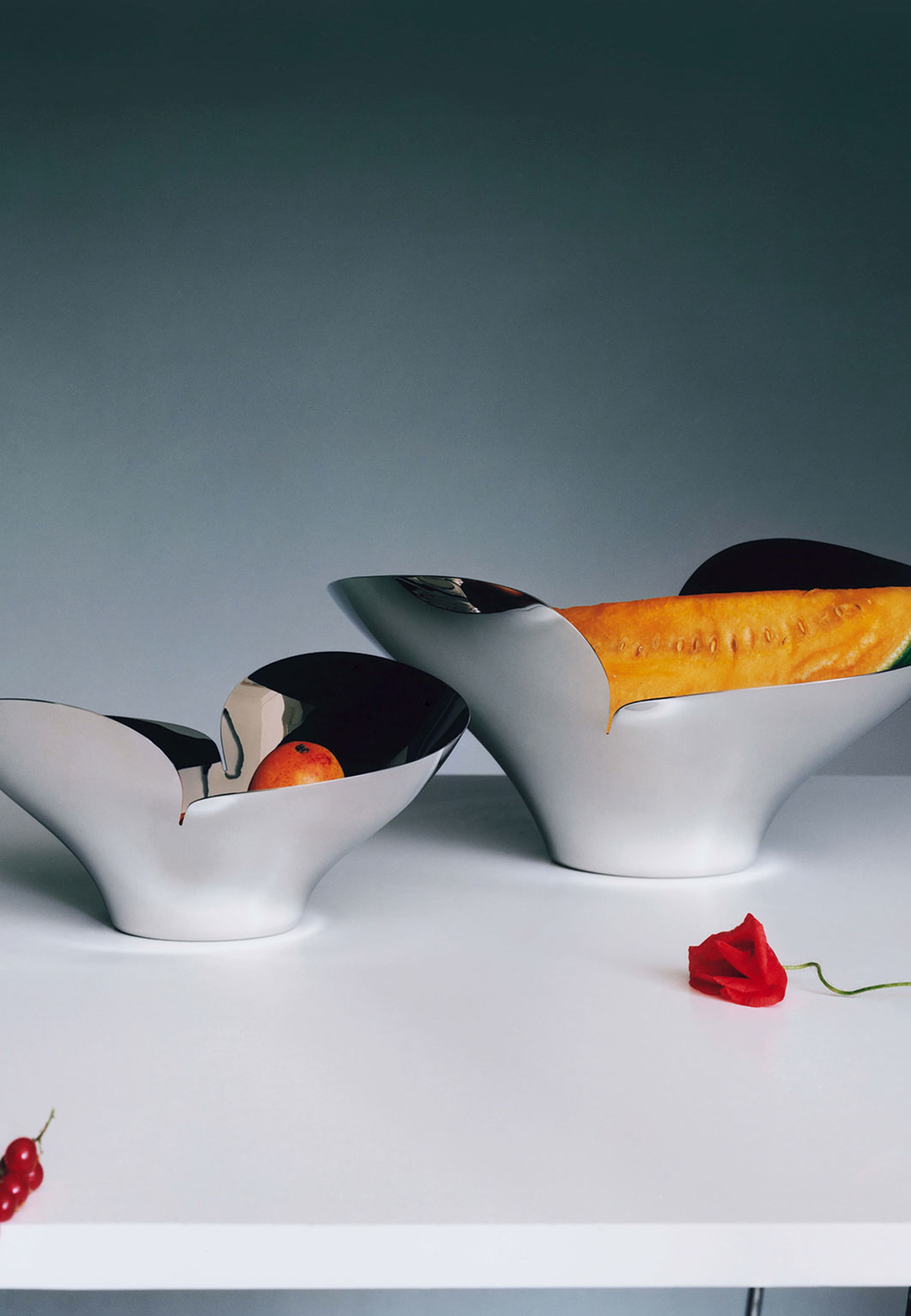 Bloom skål, mellan, från Georg Jensen, i färgen Silver. Klicka för att öppna bilden i stort format