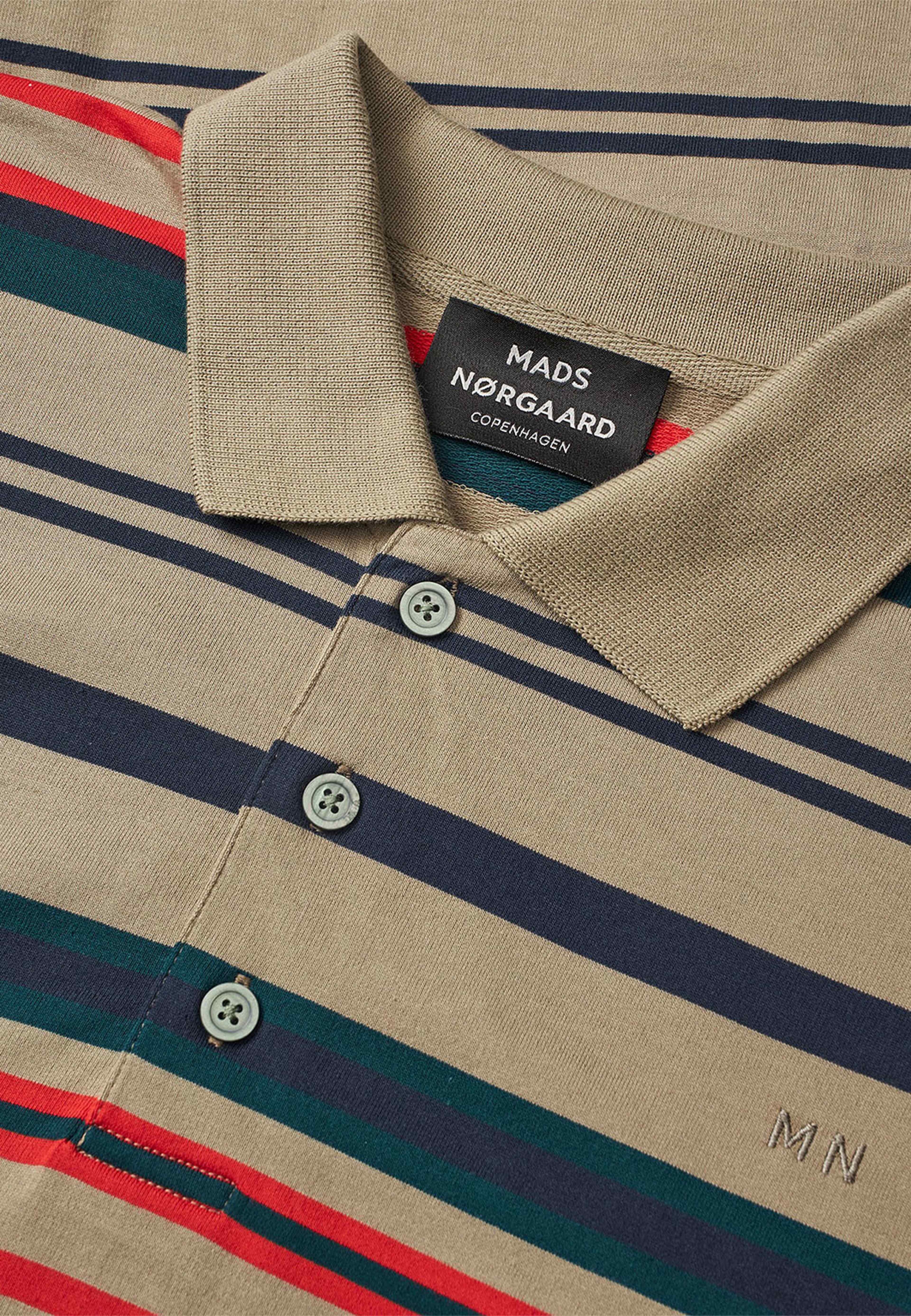 Light Terry Polo ST Sweat, från Mads Nørgaard, i färgen Overland Trek Multi St. Klicka för att öppna bilden i stort format