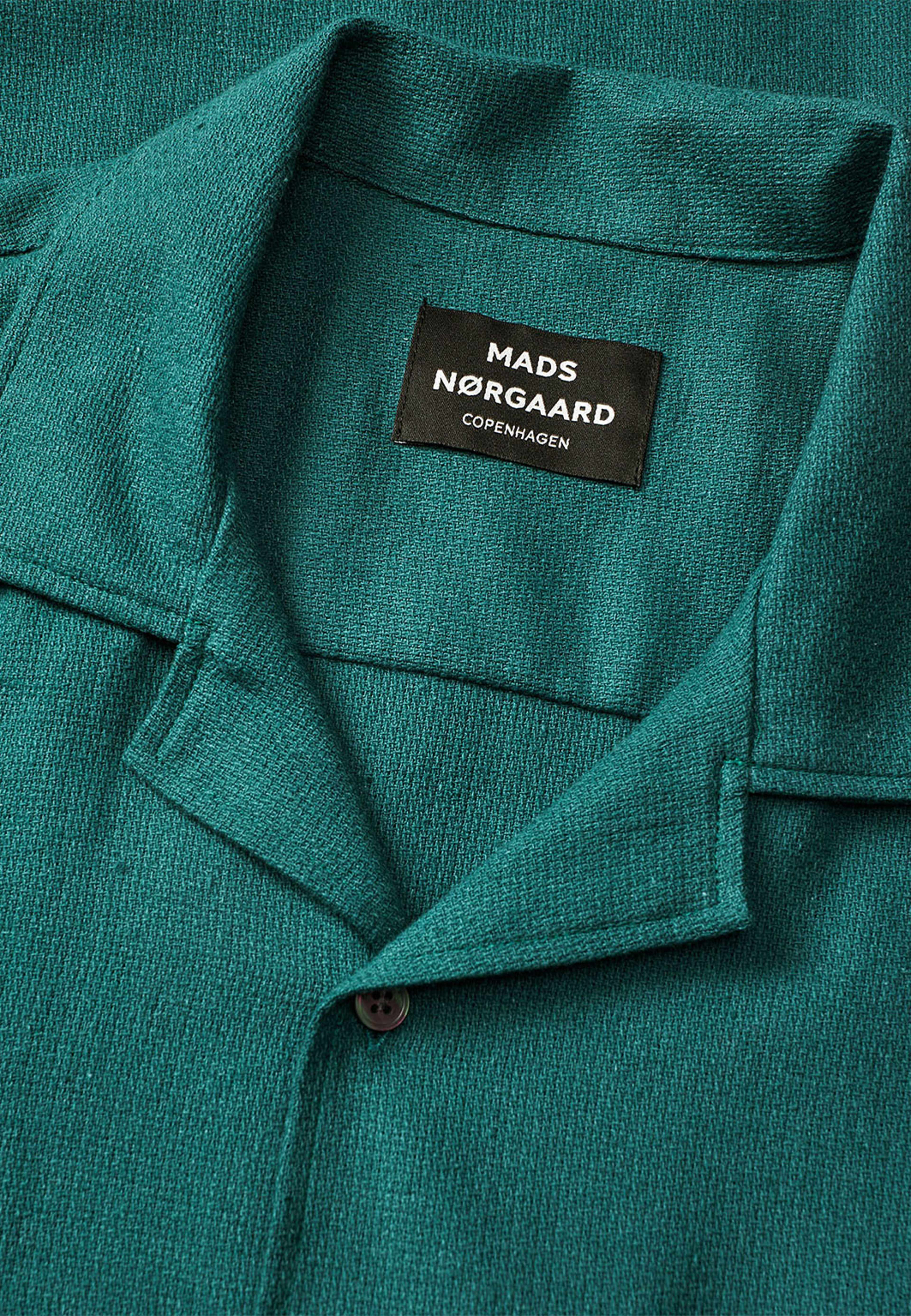 Texture Kenji Shirt SS, från Mads Nørgaard, i färgen Deep Sea. Klicka för att öppna bilden i stort format