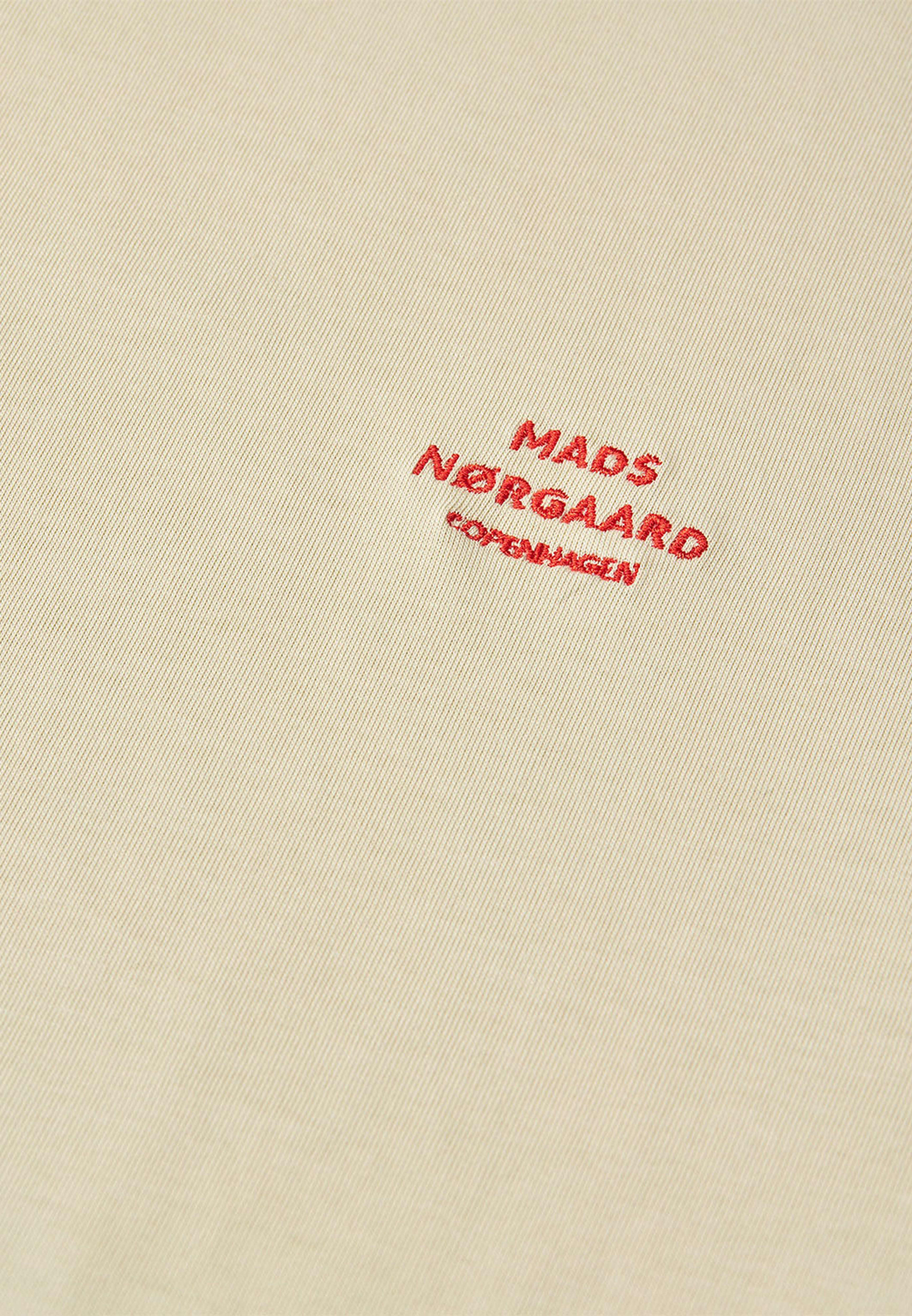 Cotton Jersey Frode Logo Tee FAV, från Mads Nørgaard, i färgen Castle Wall. Klicka för att öppna bilden i stort format