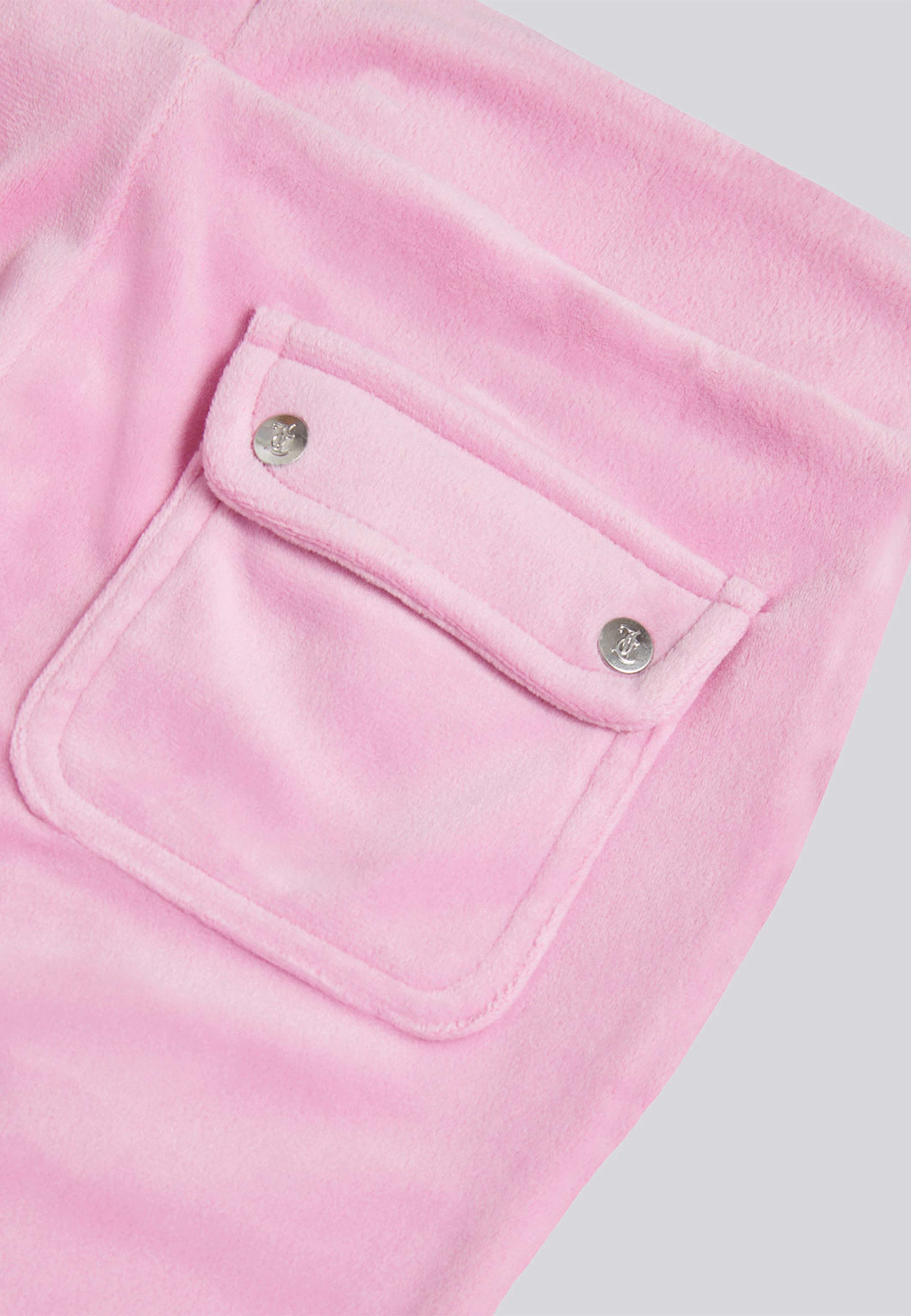 Velour Diamante Boot Cut Jogger, från Juicy Couture, i färgen Pinky Liac Chiffon. Klicka för att öppna bilden i stort format