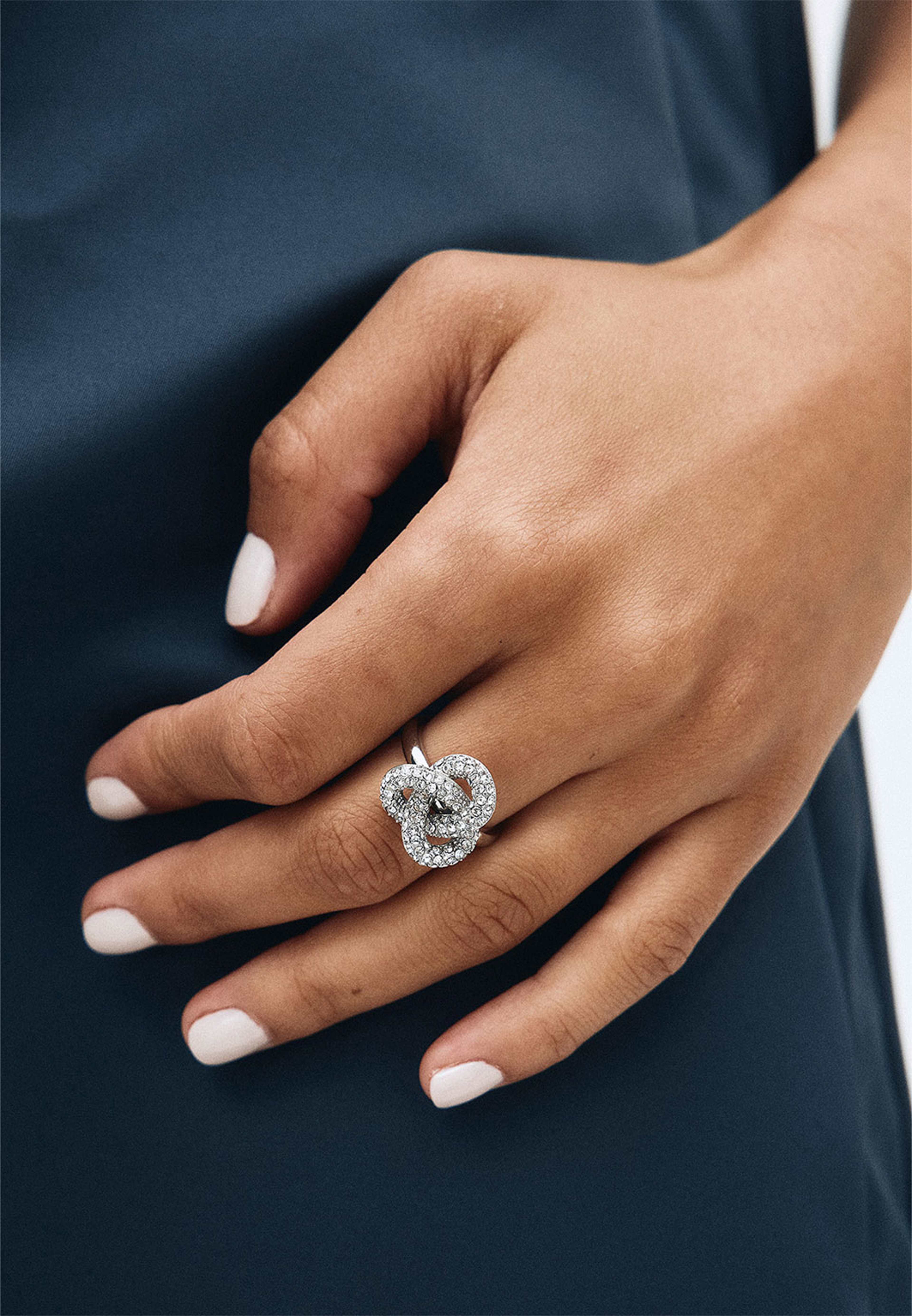 Infinity Knot Sparkle Ring L Steel, från Edblad, i färgen Steel. Klicka för att öppna bilden i stort format
