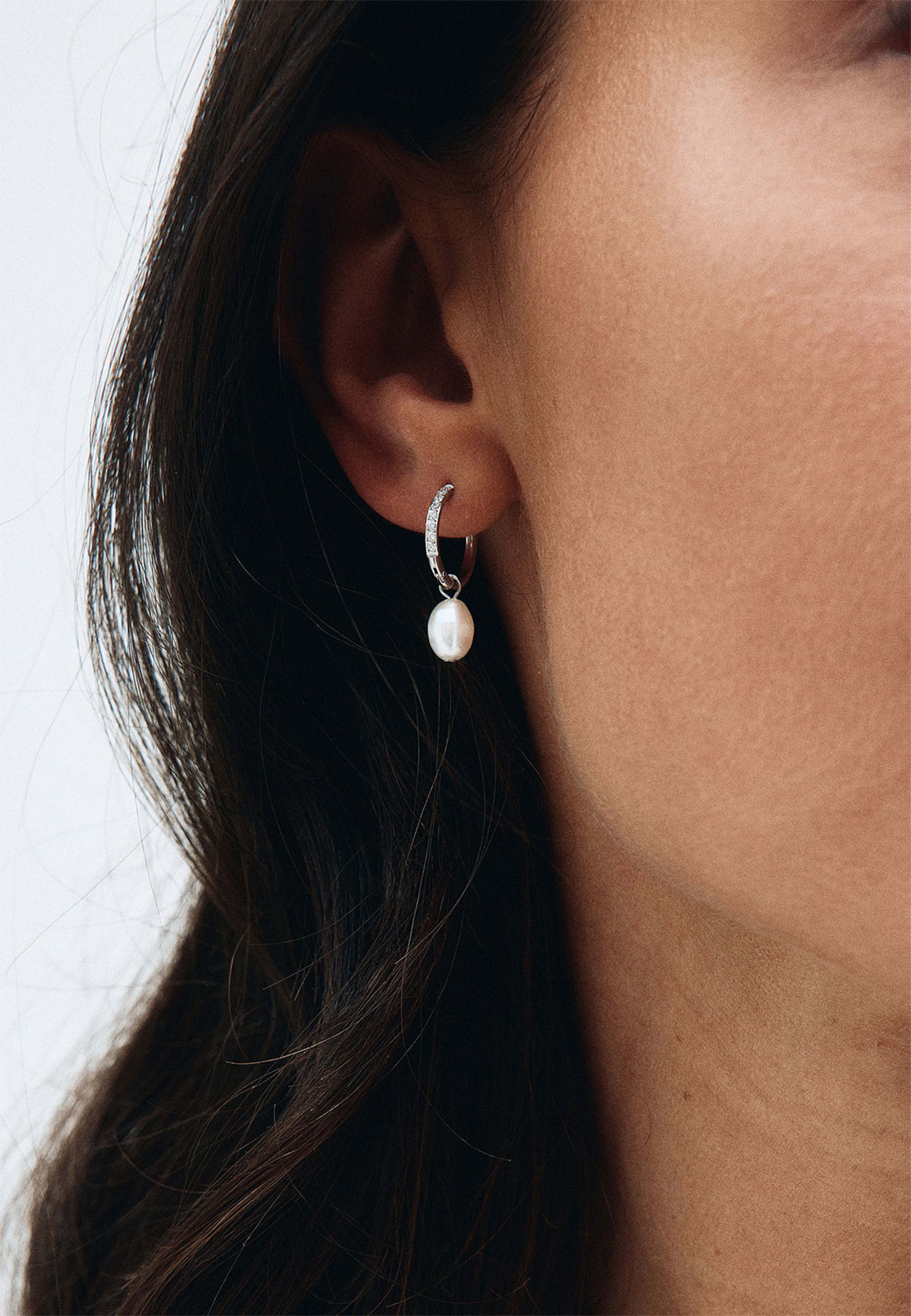 Perla Hoops Sparkle Steel, från Edblad, i färgen Steel. Klicka för att öppna bilden i stort format