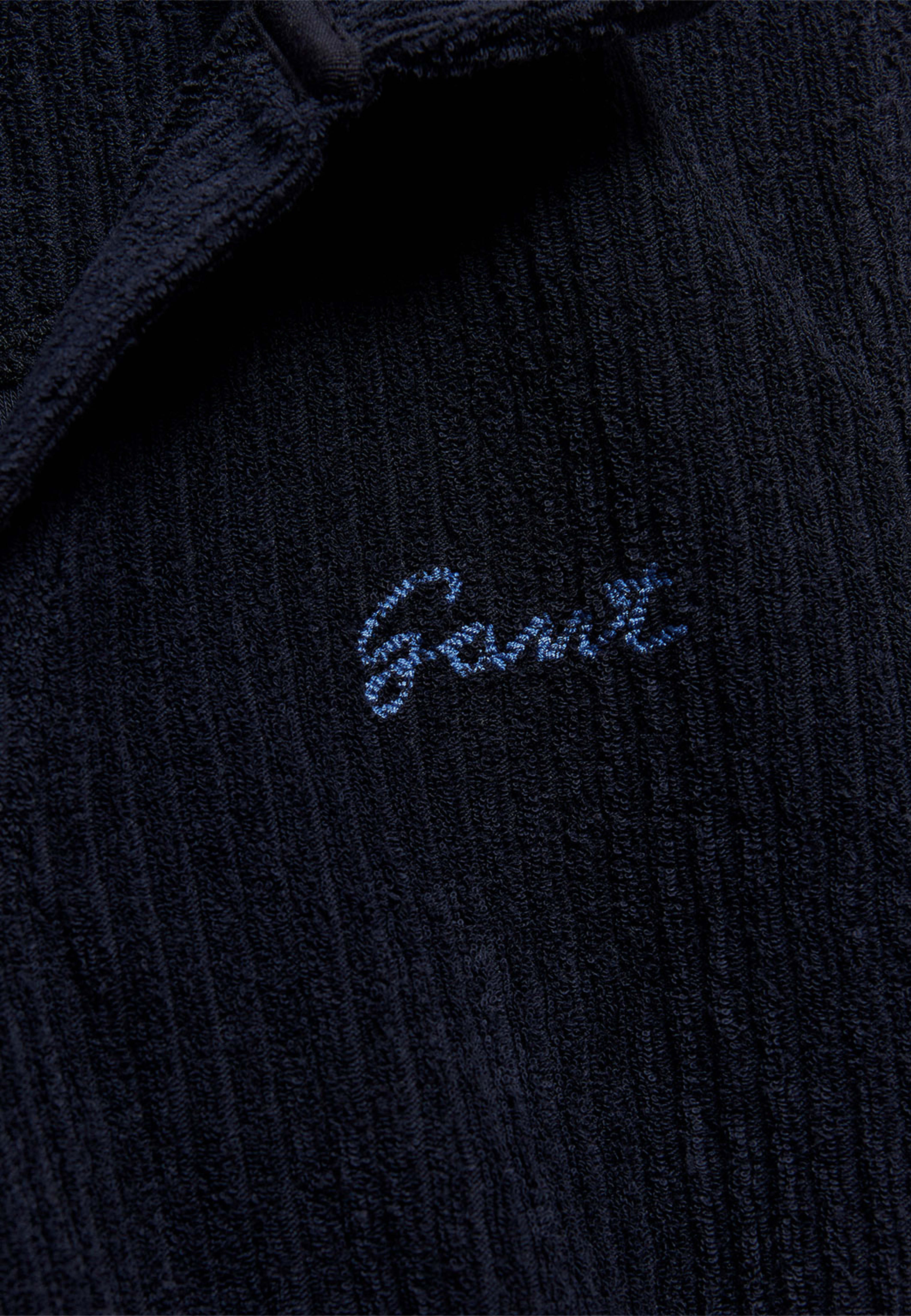 Revere Collar Towelling Polo, från GANT, i färgen Evening Blue. Klicka för att öppna bilden i stort format