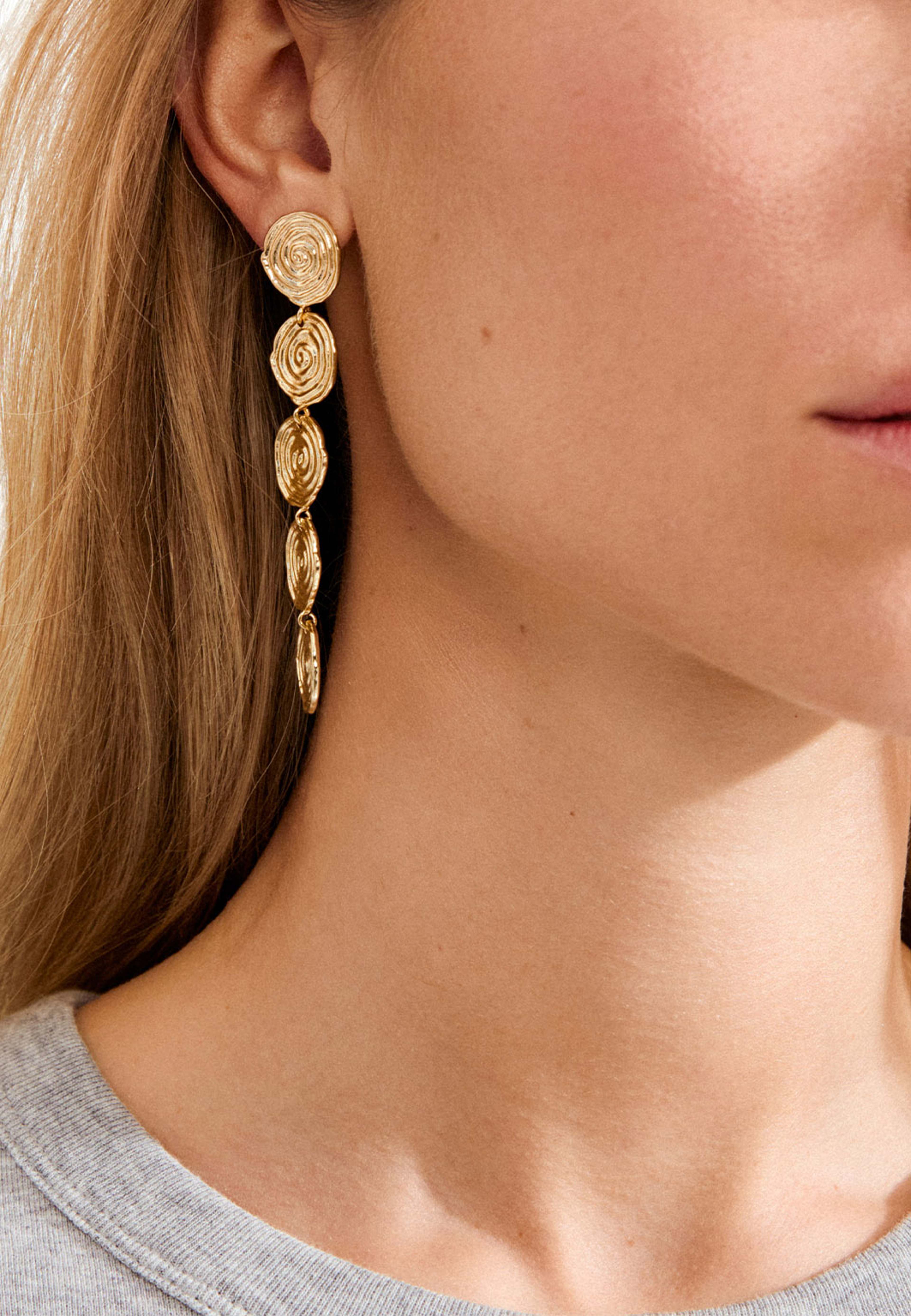 AIR earrings gold-plated, från Pilgrim, i färgen Gold Plated. Klicka för att öppna bilden i stort format