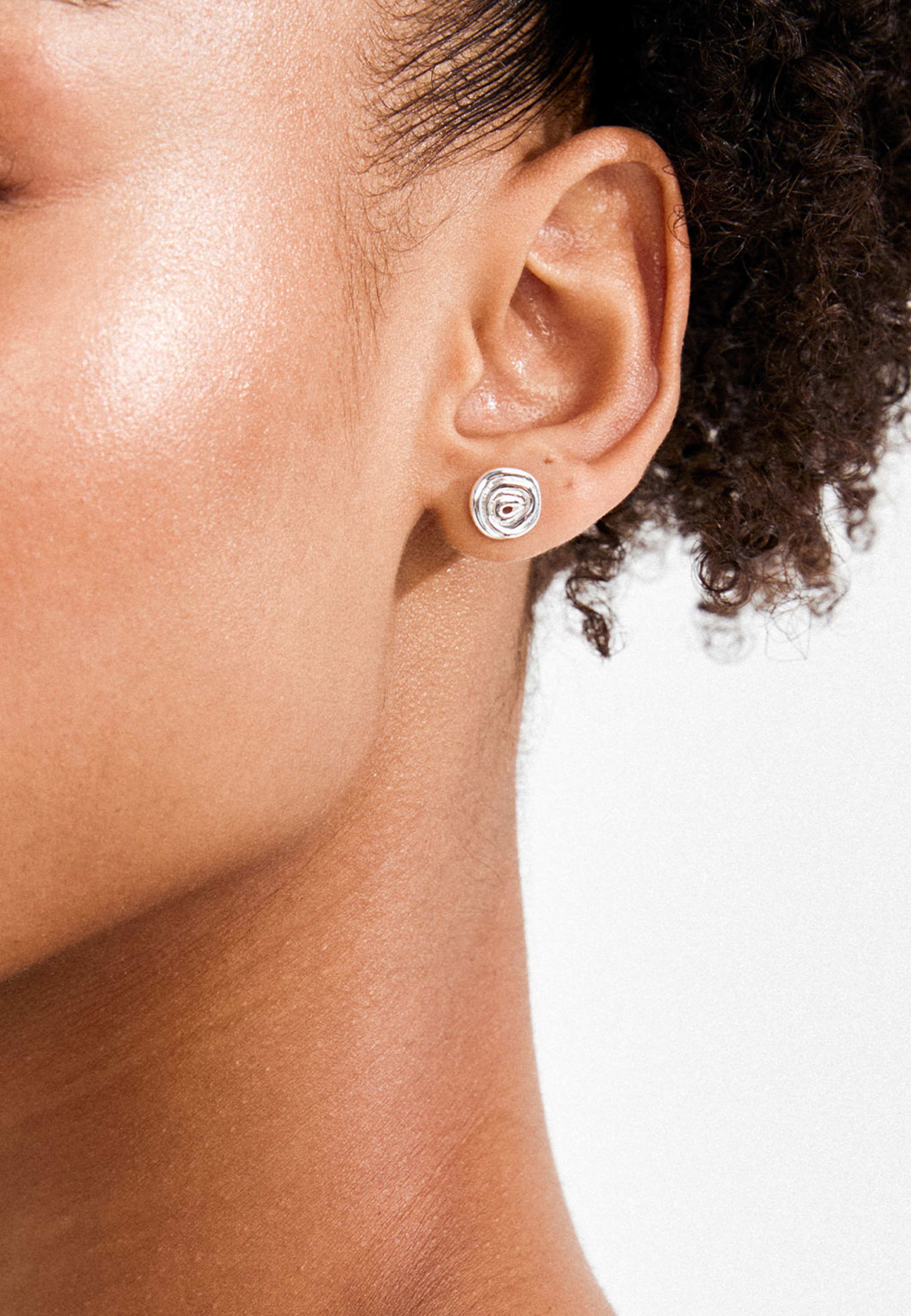 AIR earrings silver-plated, från Pilgrim, i färgen Silver Plated. Klicka för att öppna bilden i stort format