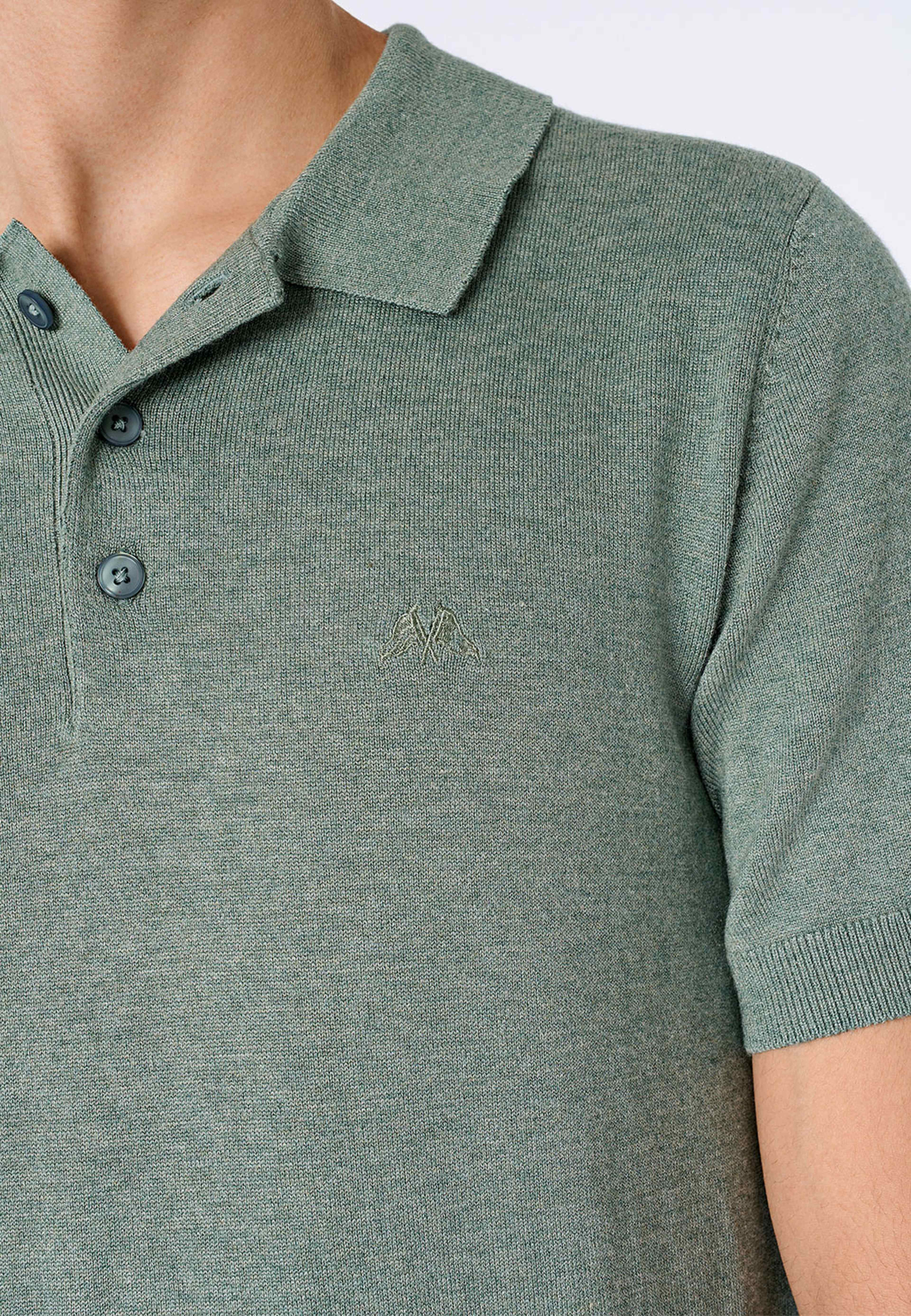 Ecovero S/S polo Knit, från Lindbergh, i färgen Jade Green Mel. Klicka för att öppna bilden i stort format