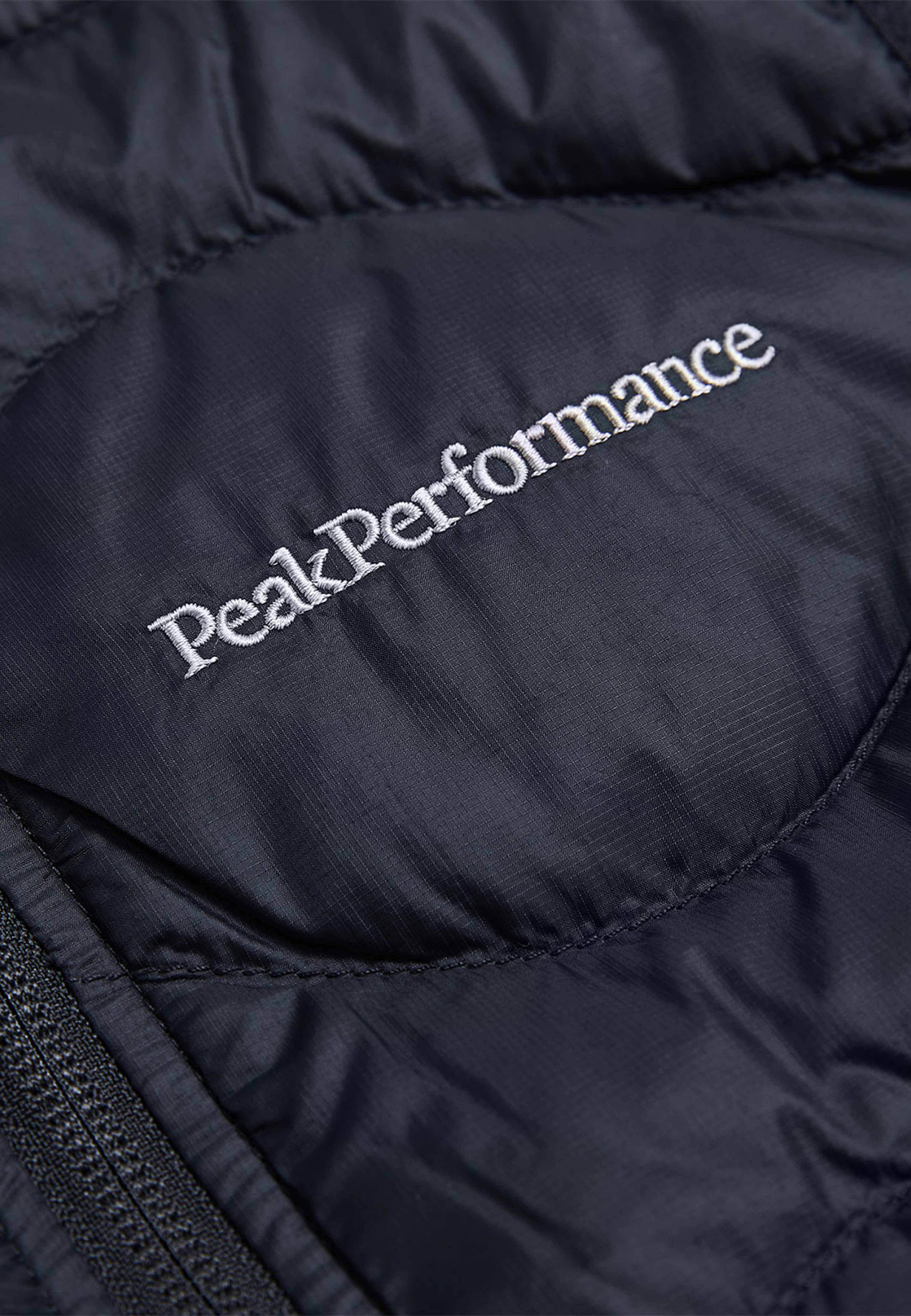 Jr Helium Down Vest, från Peak Performance, i färgen Black. Klicka för att öppna bilden i stort format