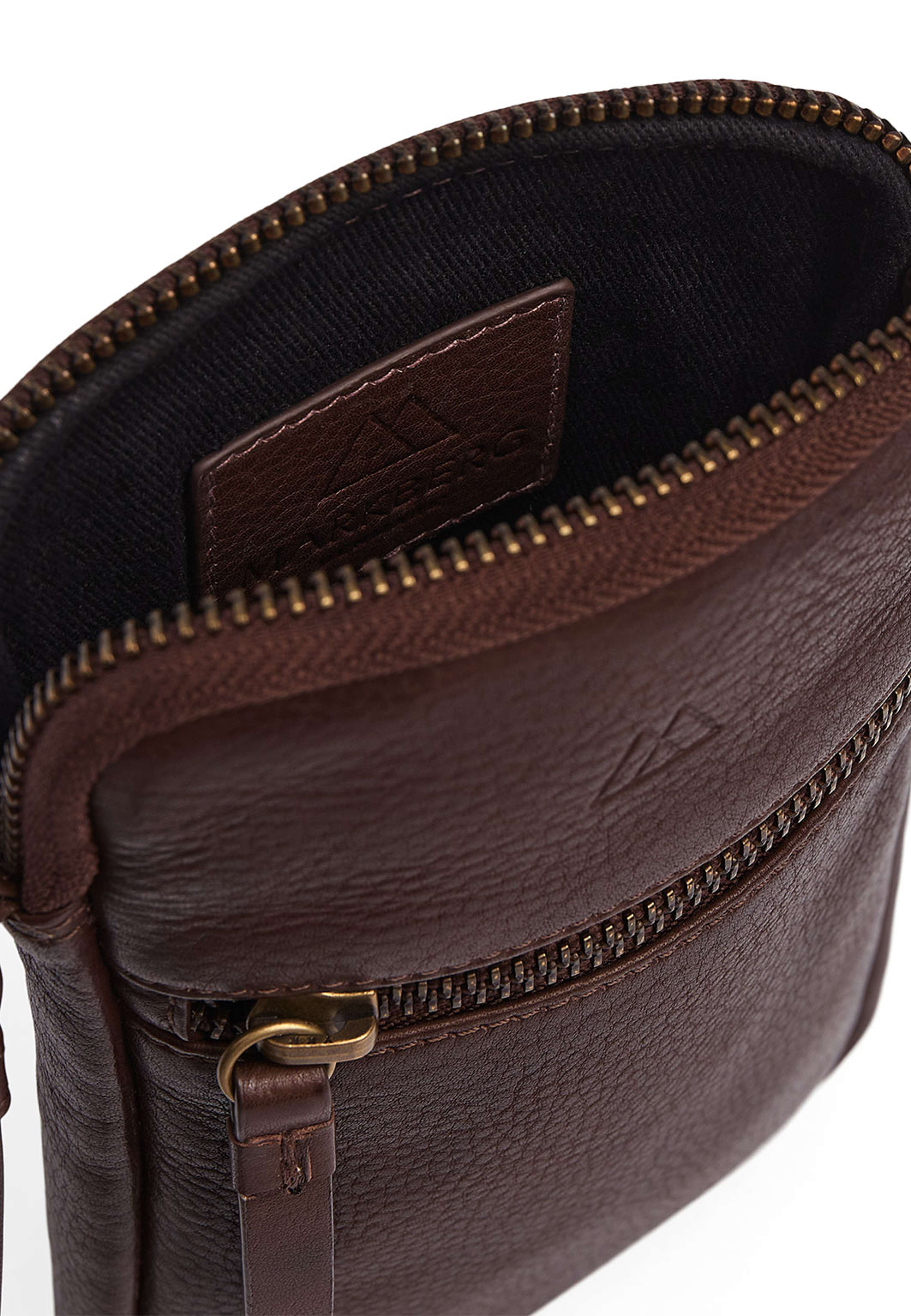 River Mini Crossbody Bag Soft vintage, från Markberg, i färgen Chocolate Brown W/Br. Gold. Klicka för att öppna bilden i stort format