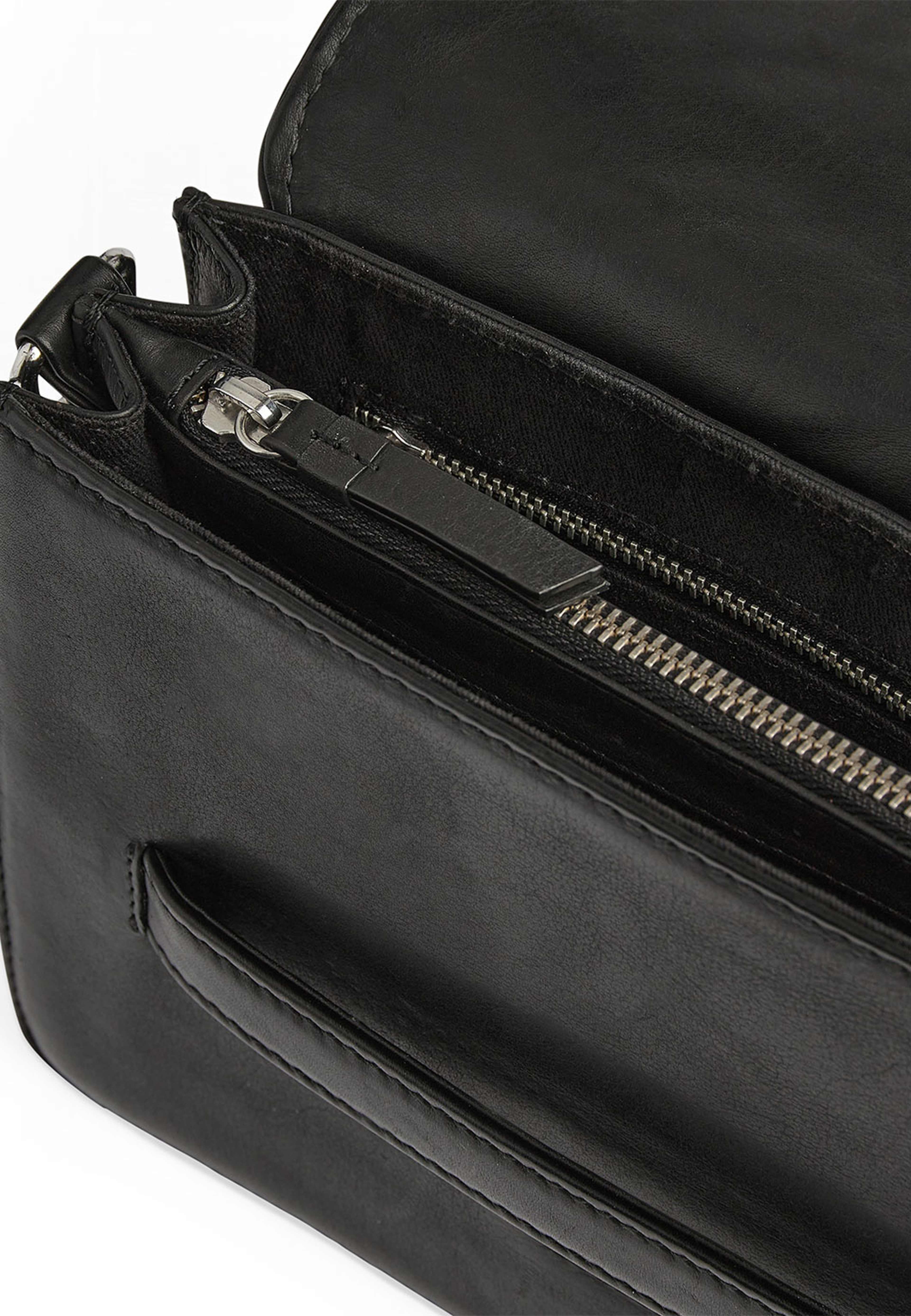 Arabella Crossbody Bag Weave, från Markberg, i färgen Black. Klicka för att öppna bilden i stort format