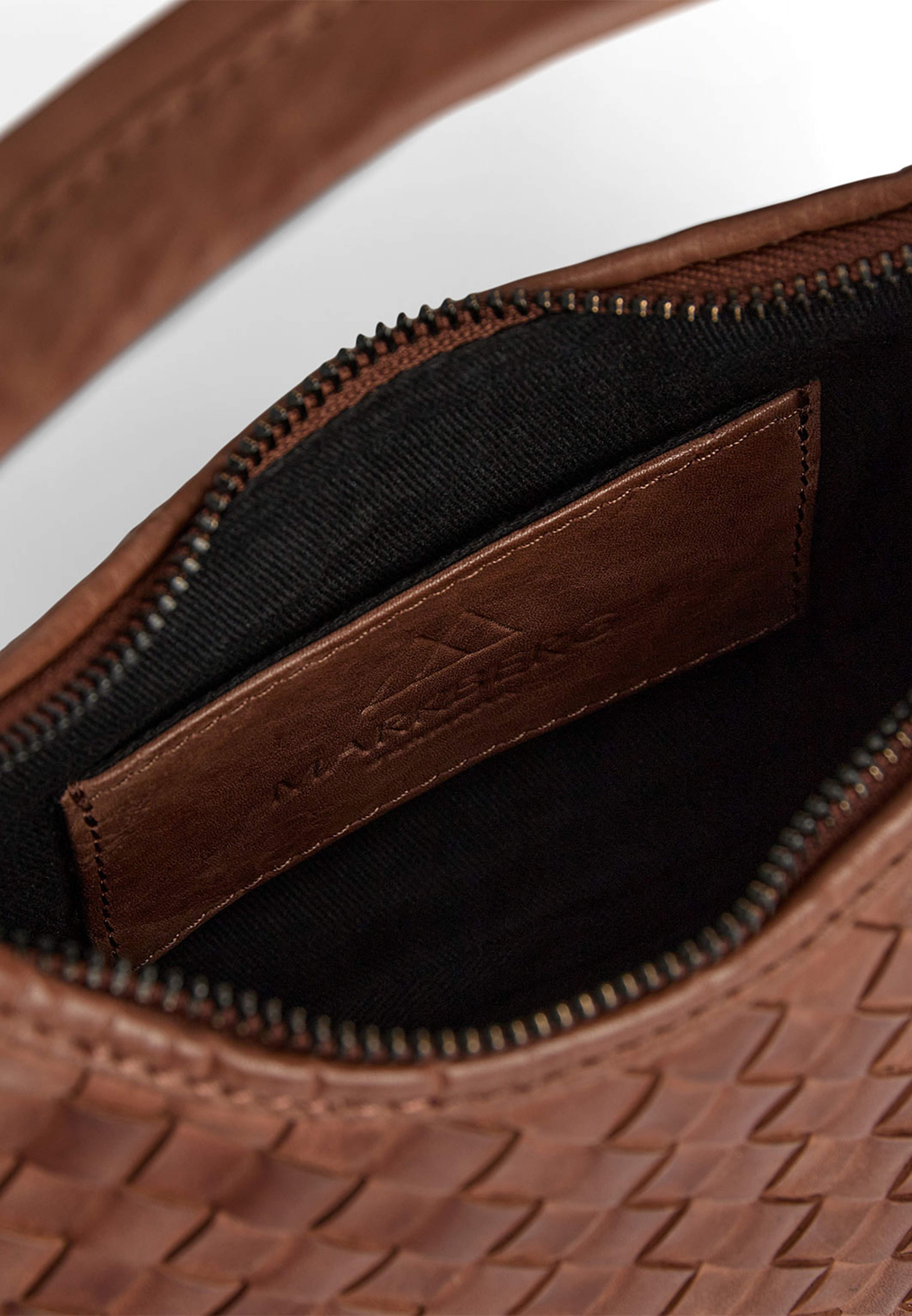 Hayma Handbag Weave, från Markberg, i färgen Cognac. Klicka för att öppna bilden i stort format