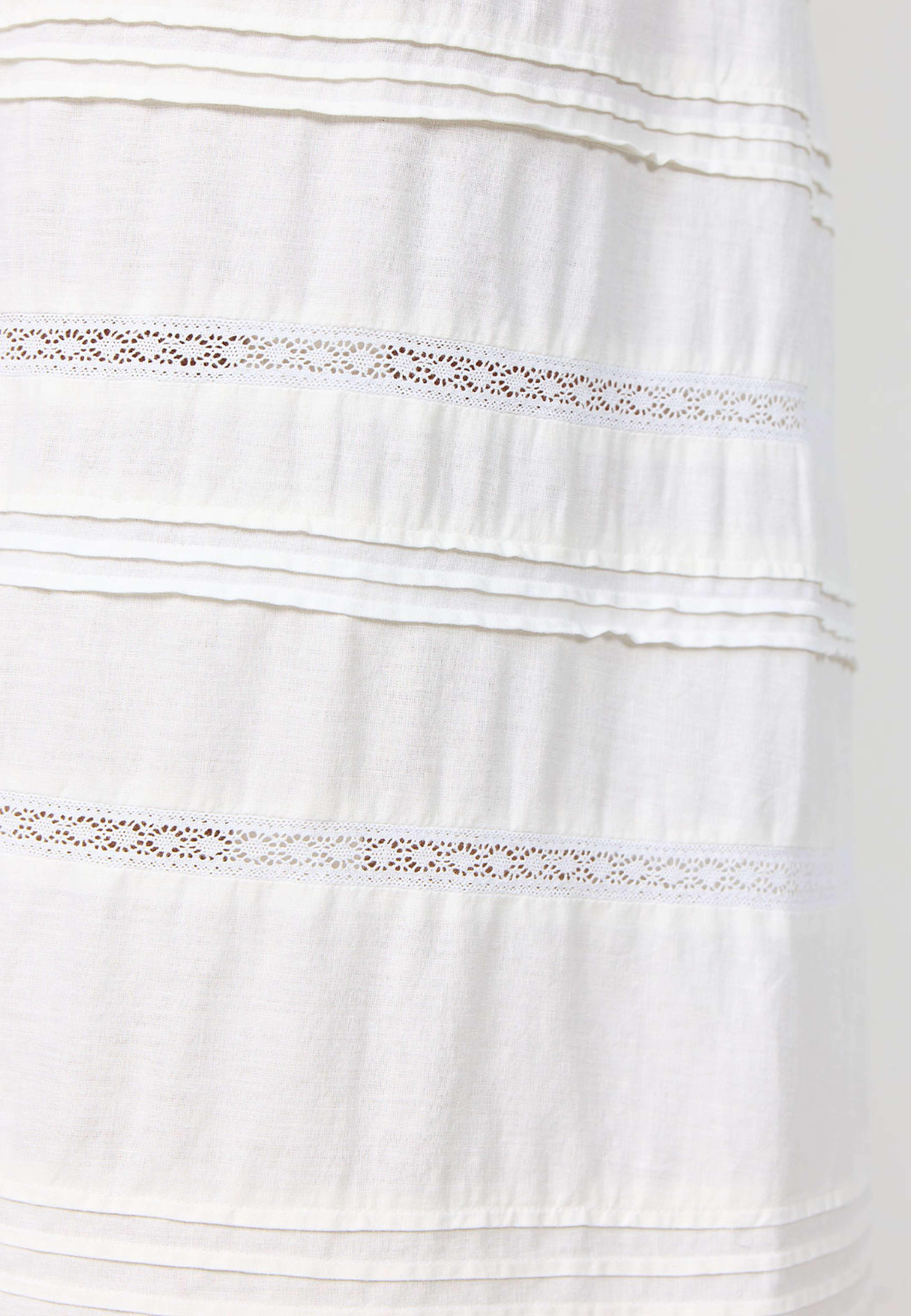 Naja 64 Skirt, från Leveté Room, i färgen White. Klicka för att öppna bilden i stort format