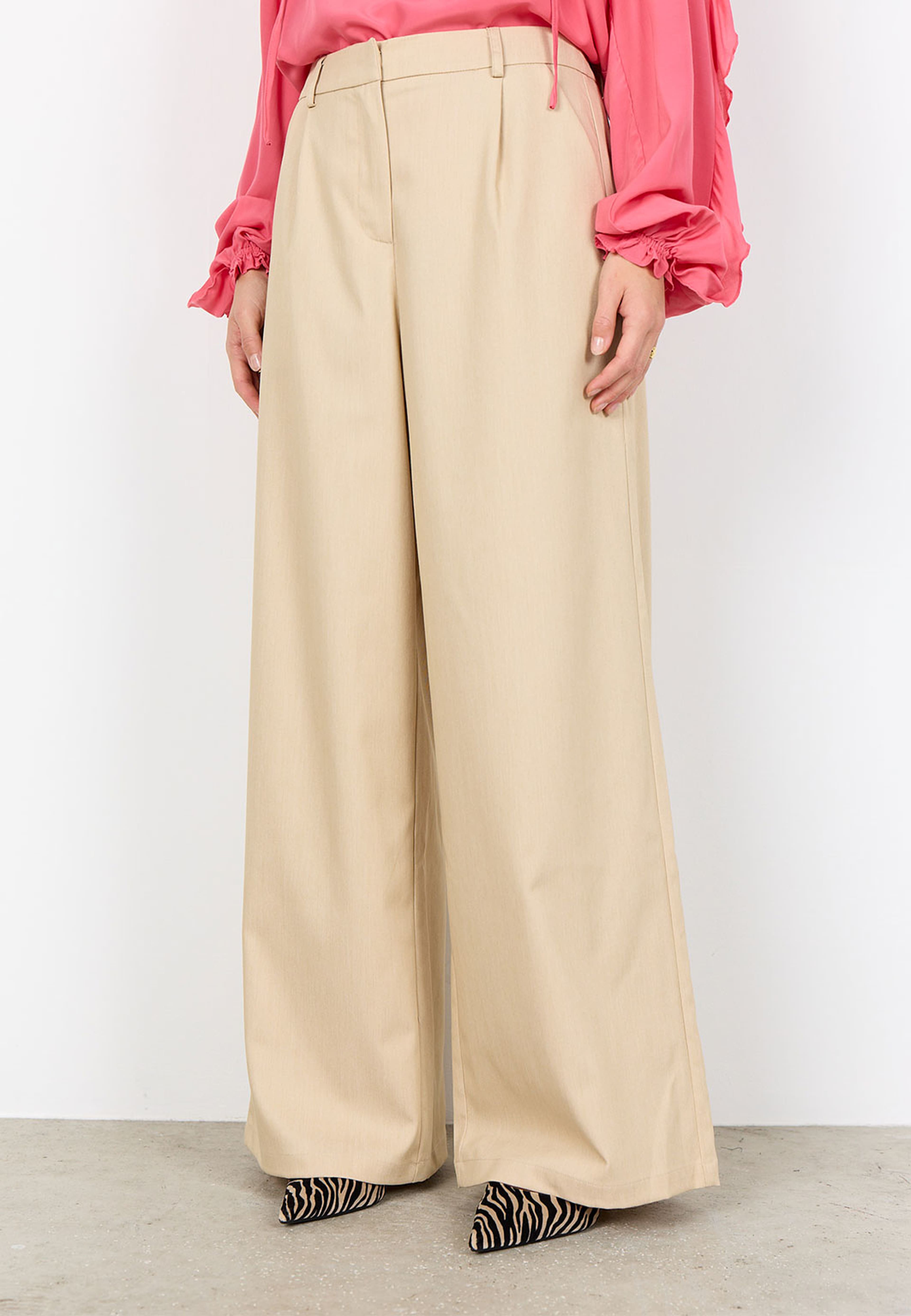 Sc-Caronne 2-C Pants, från Soyaconcept, i färgen Sand Melange. Klicka för att öppna bilden i stort format