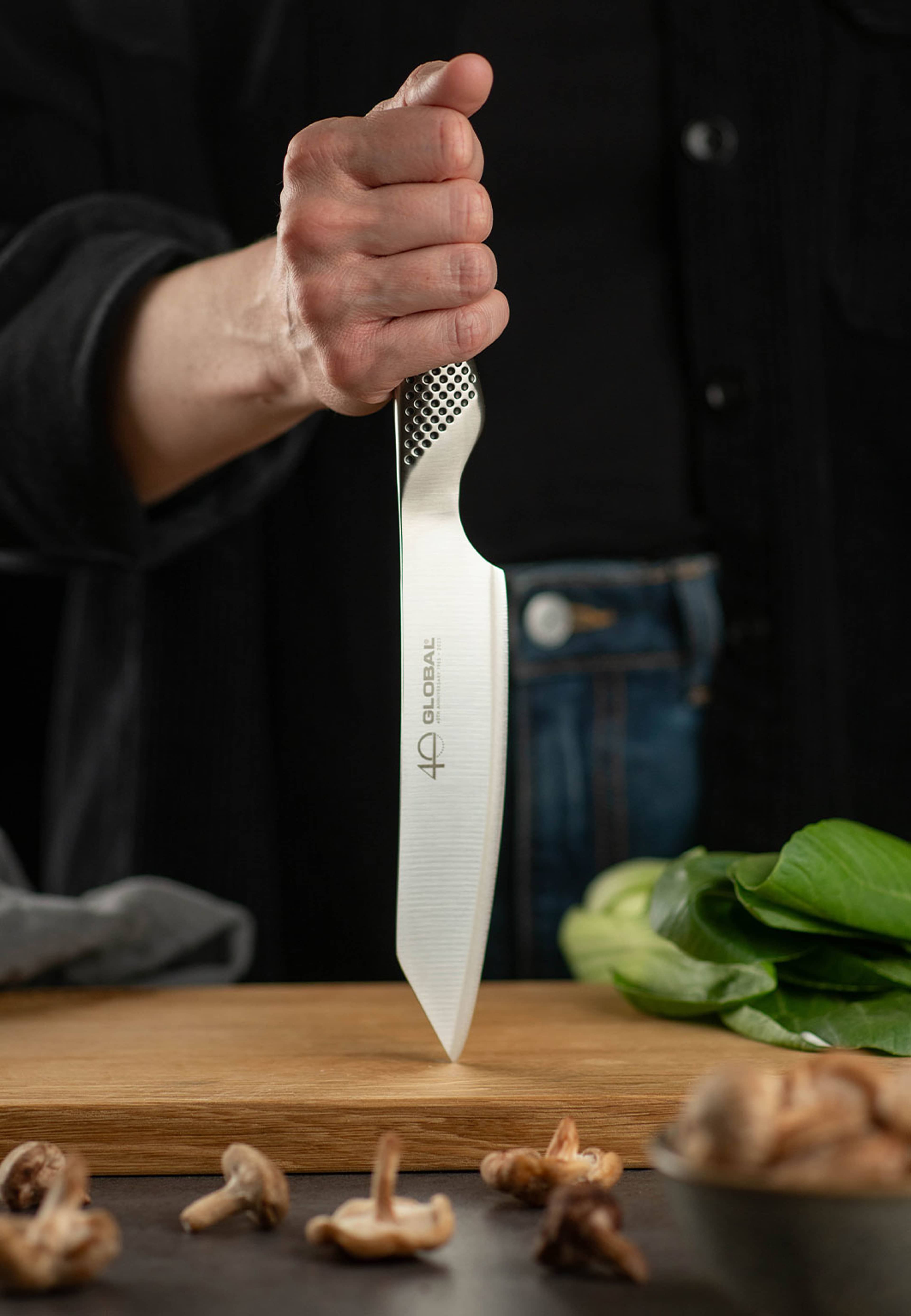 Jubileumskniv 40år Kiritsuke 15cm, från Global, i färgen Rostfritt. Klicka för att öppna bilden i stort format