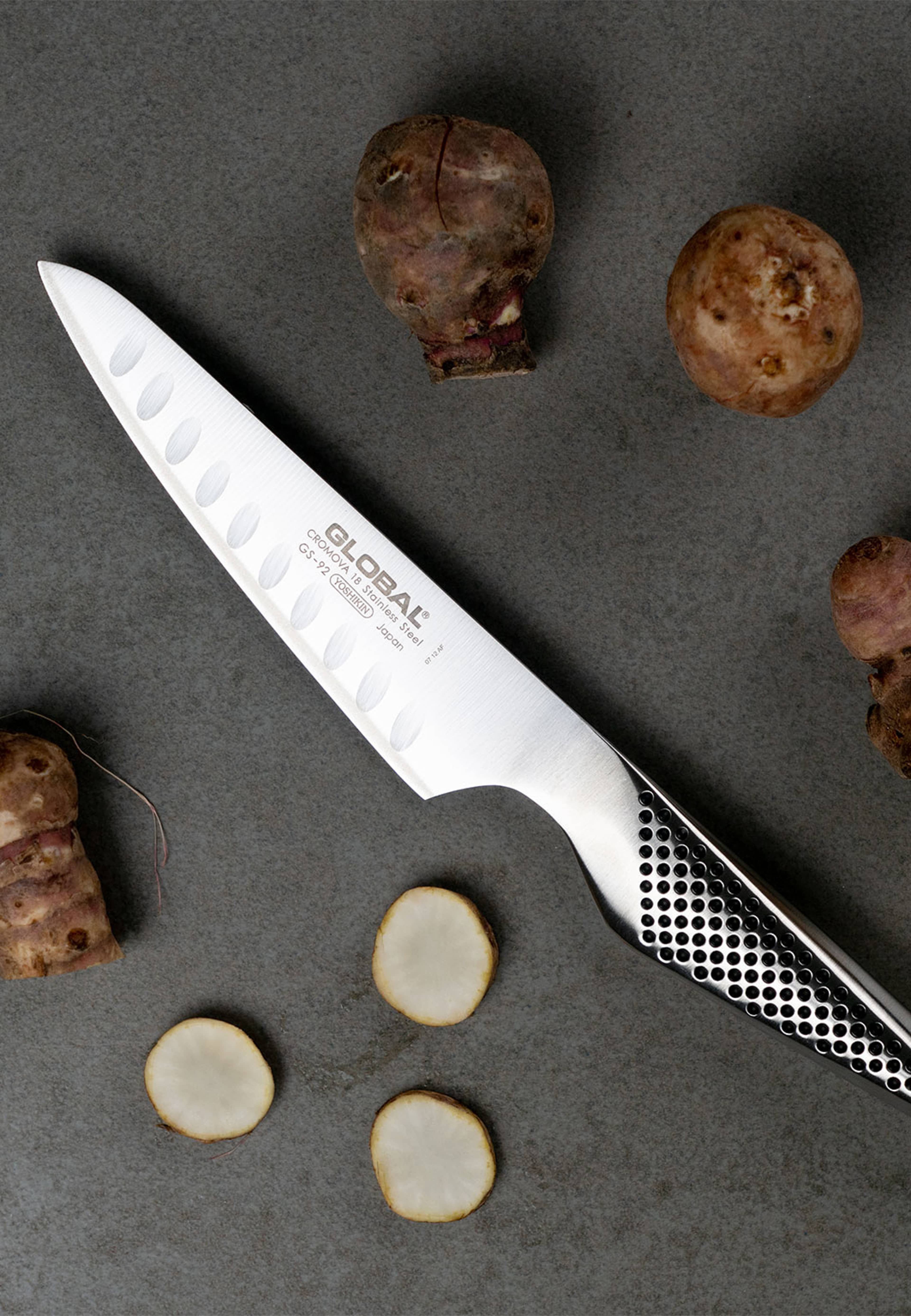 Kockkniv olivslipad 13 cm, från Global, i färgen Rostfri. Klicka för att öppna bilden i stort format