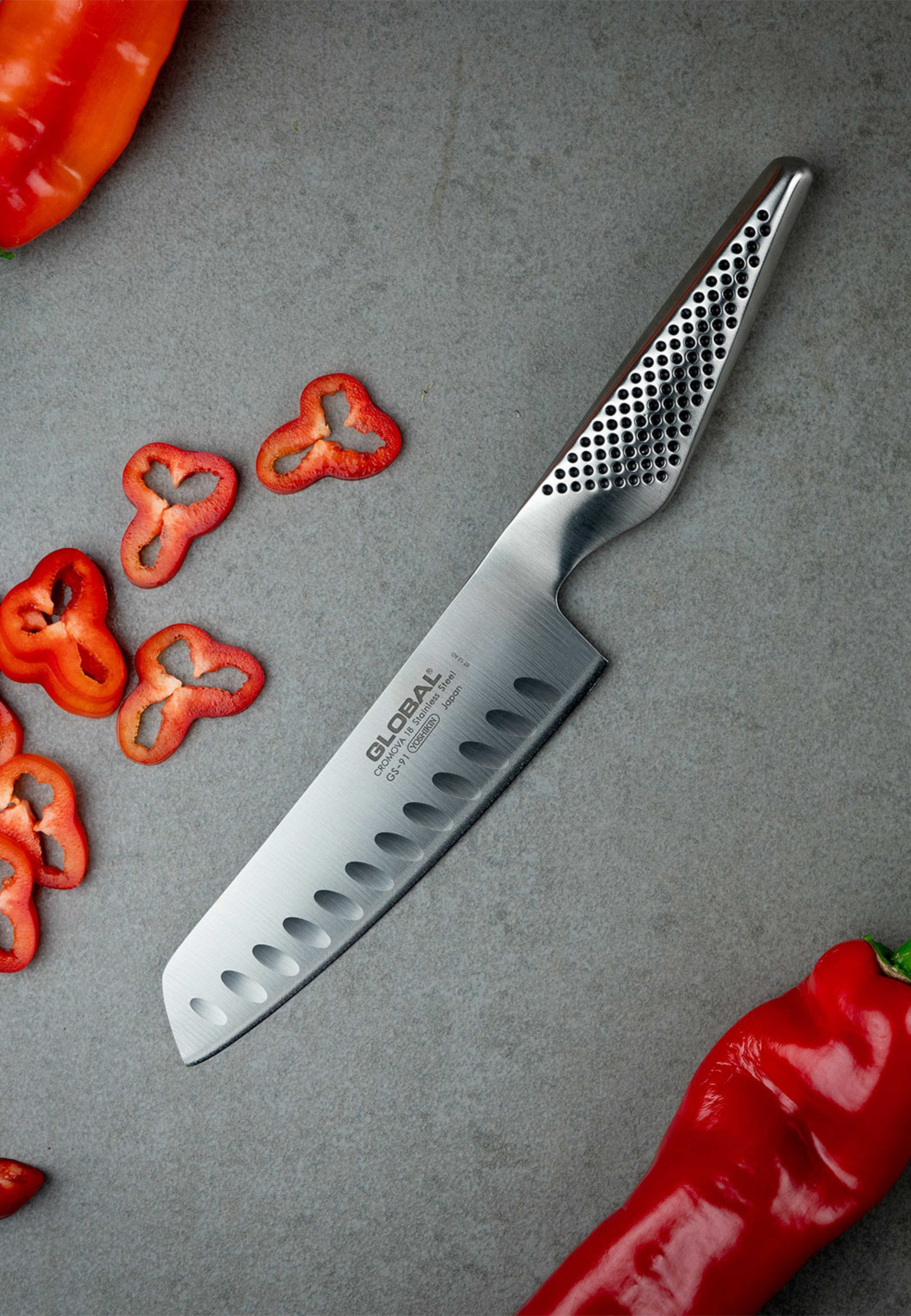 Grönsakshacka olivslipad 14 cm, från Global, i färgen Rostfri. Klicka för att öppna bilden i stort format