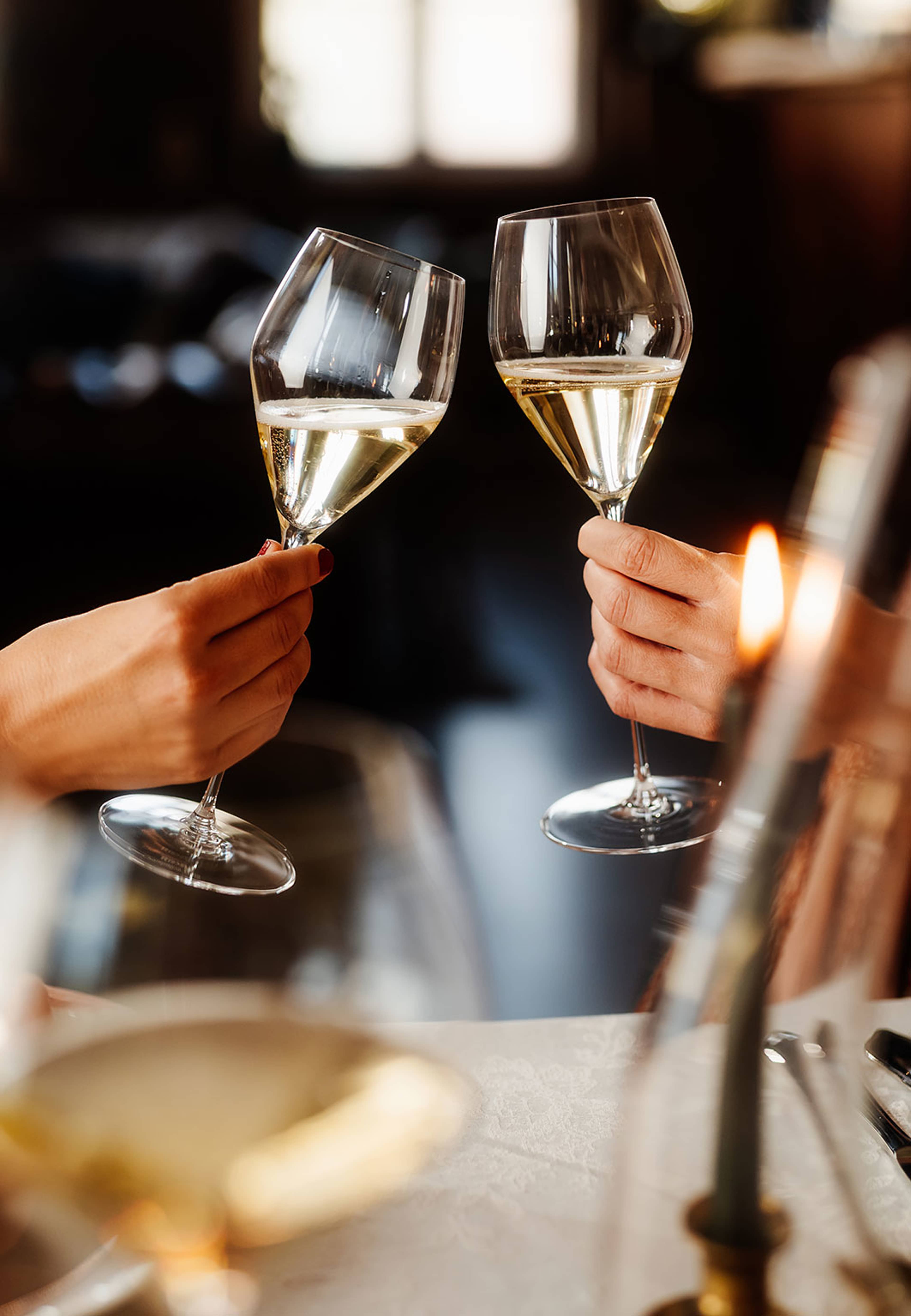 Champagne Wine Glass, 2-pack, från Riedel, i färgen Transparent. Klicka för att öppna bilden i stort format