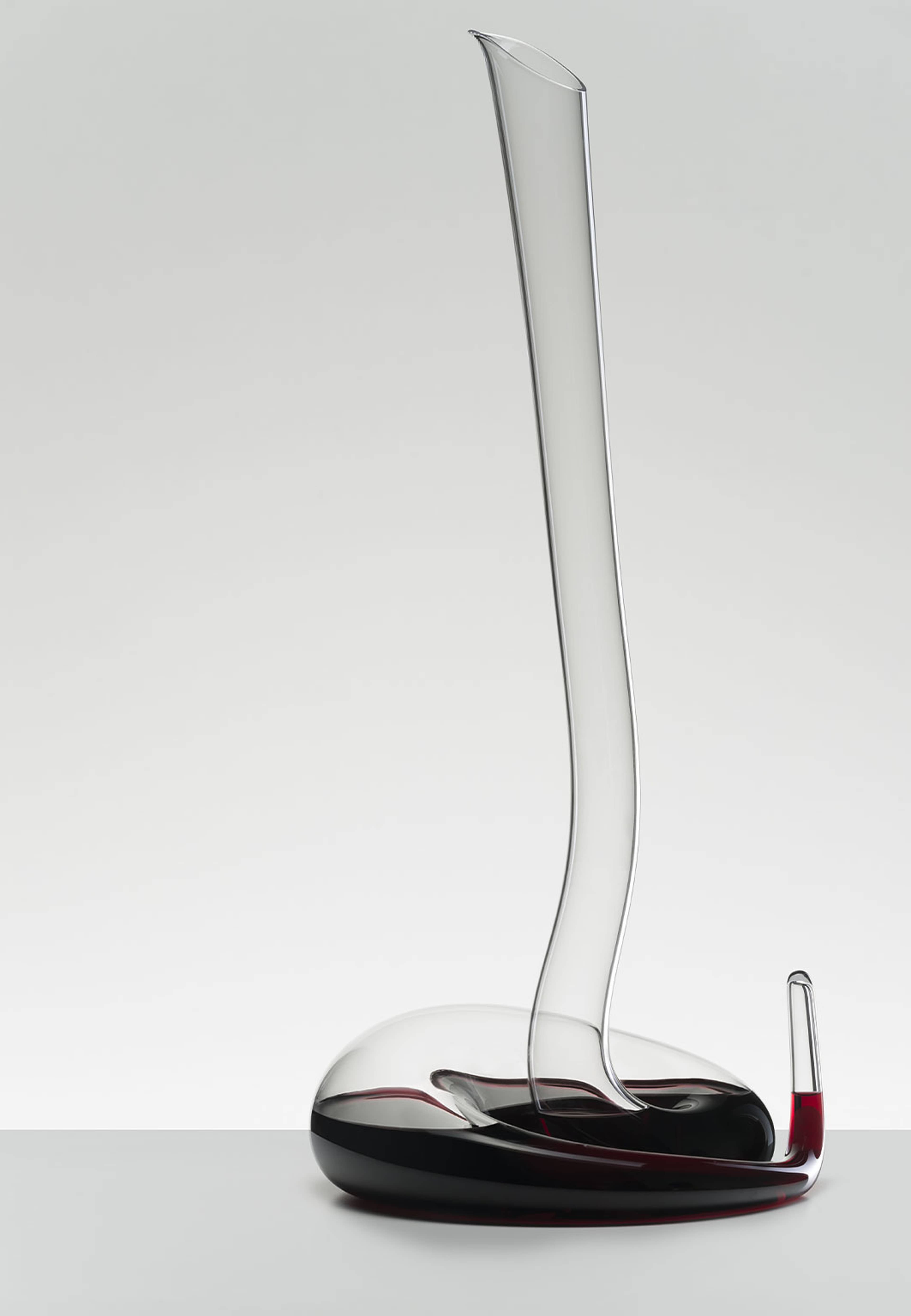 Karaff Eve, från Riedel, i färgen Transparent. Klicka för att öppna bilden i stort format