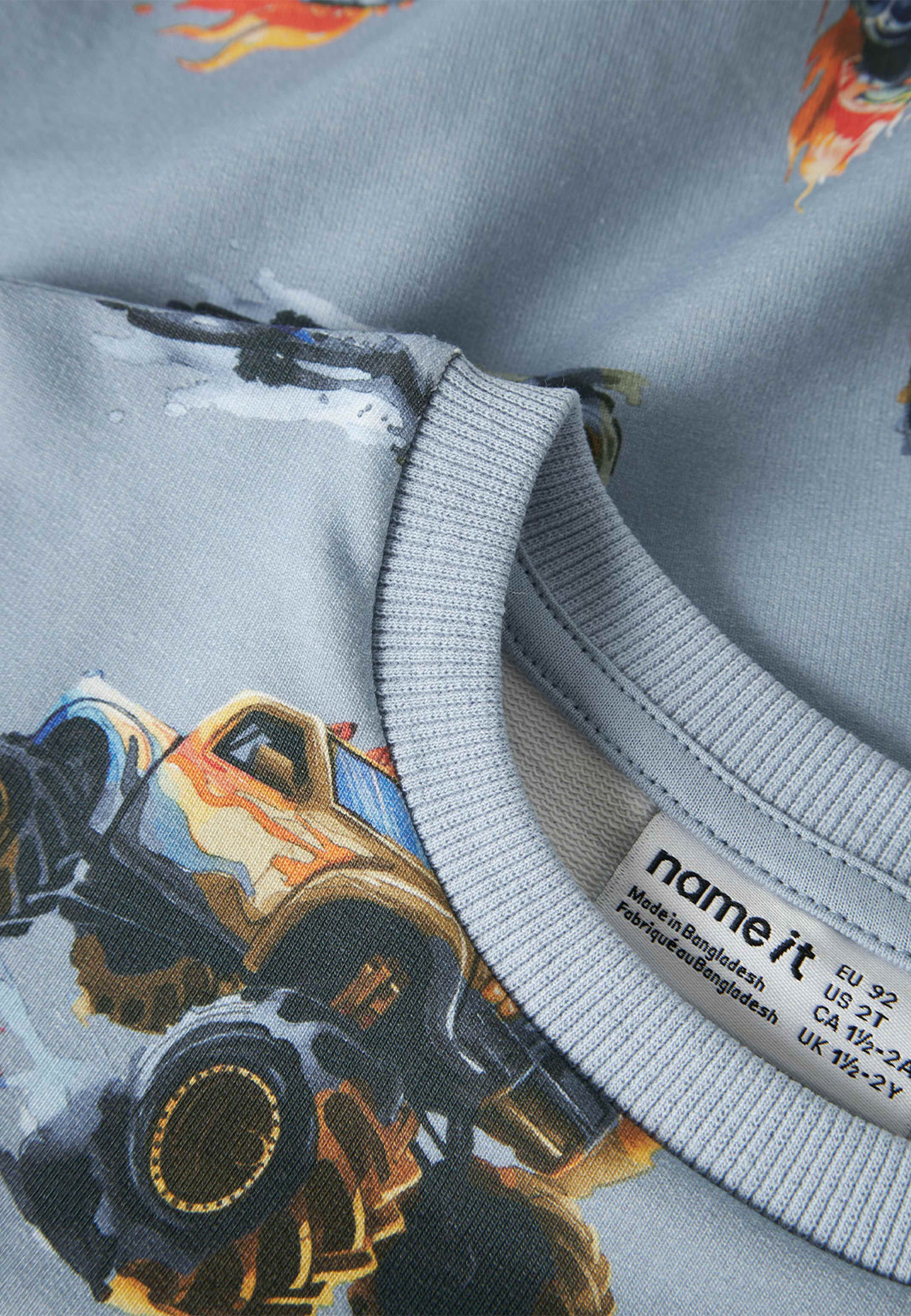 NMMDALI LS NREG SWEAT UNB, från Name It, i färgen Blue Fog. Klicka för att öppna bilden i stort format