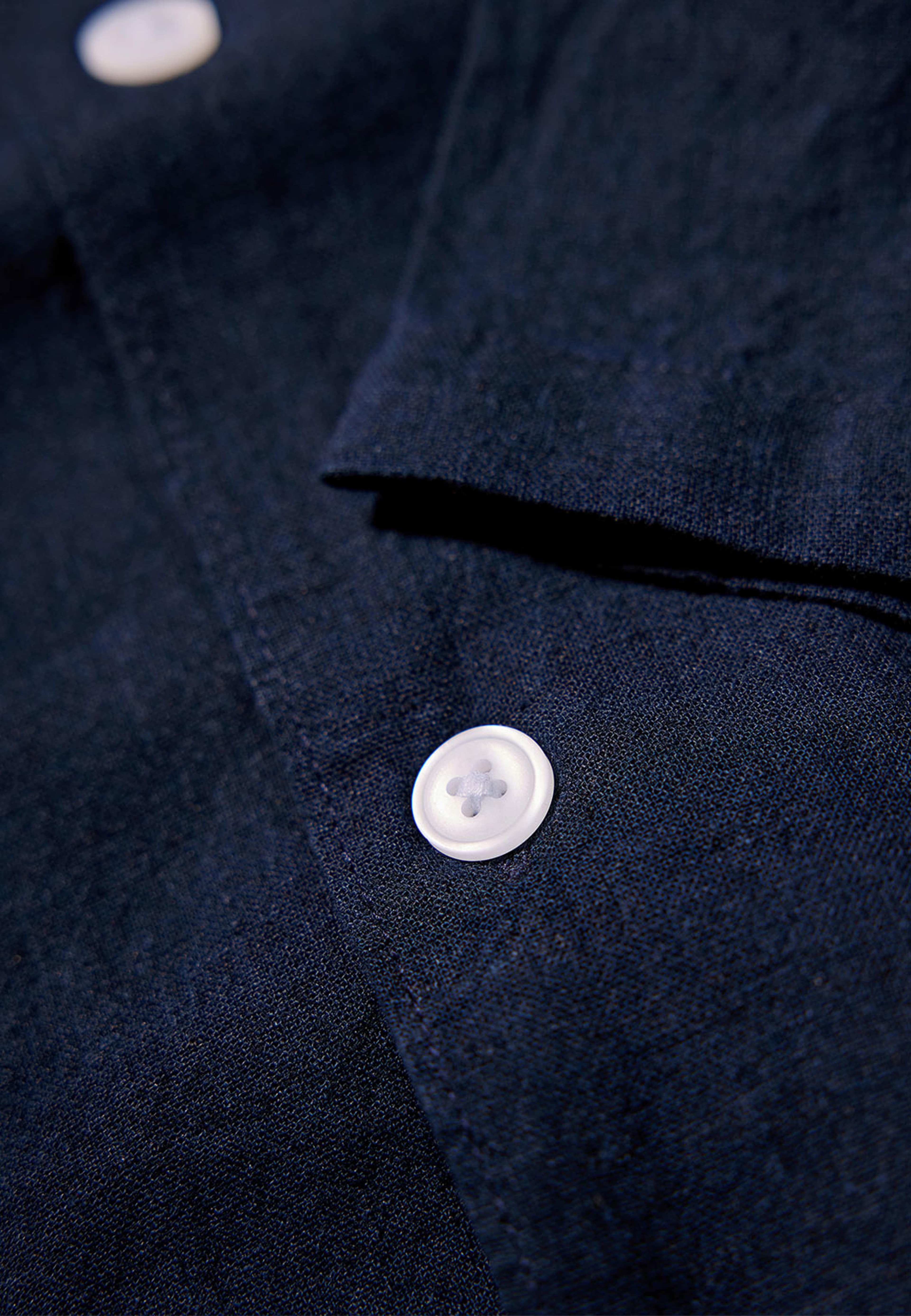 Casual Linen Blend Resort S/S, från Lindbergh, i färgen Navy. Klicka för att öppna bilden i stort format