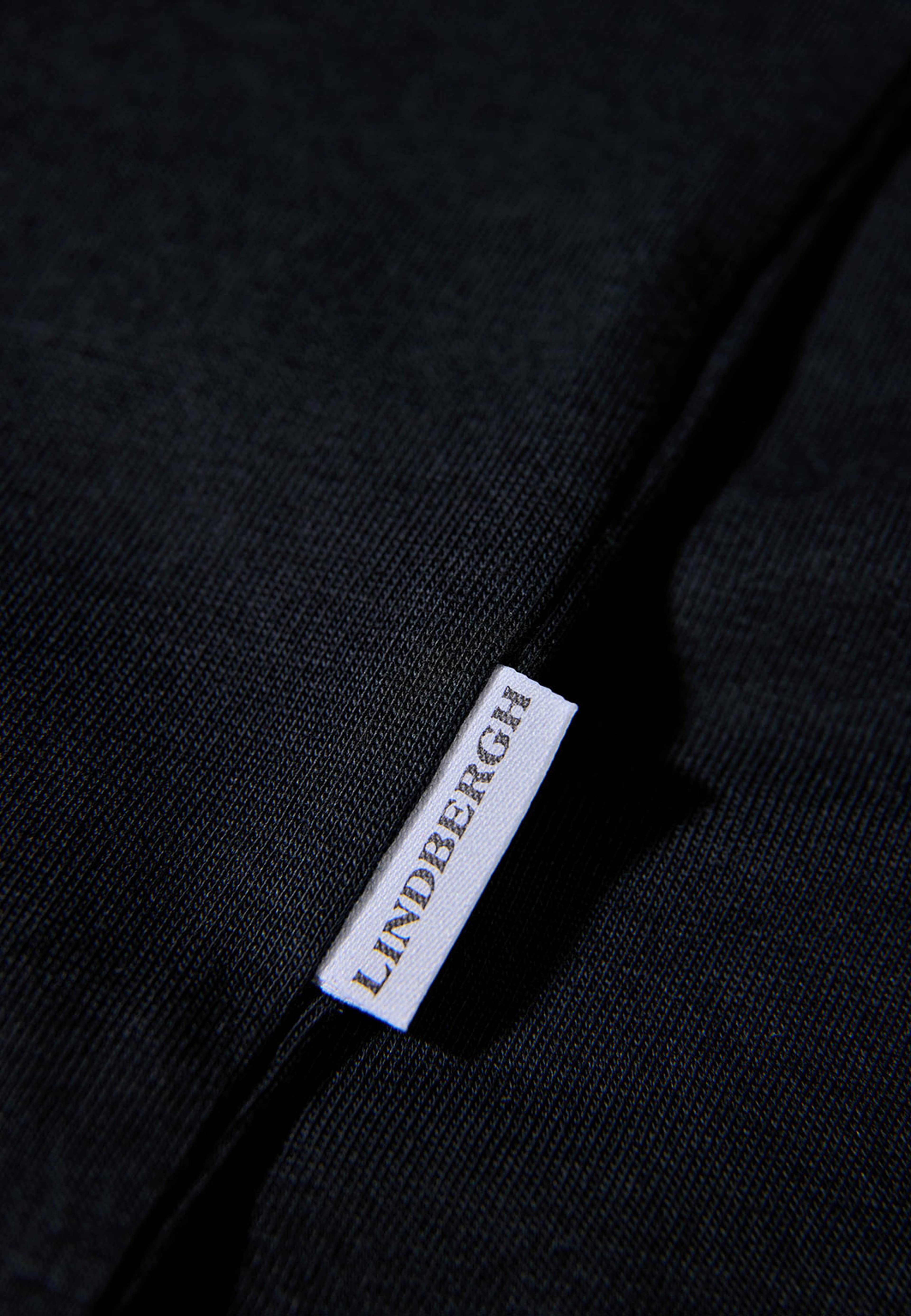 Basic o-neck T-shirt, från Lindbergh, i färgen Black. Klicka för att öppna bilden i stort format