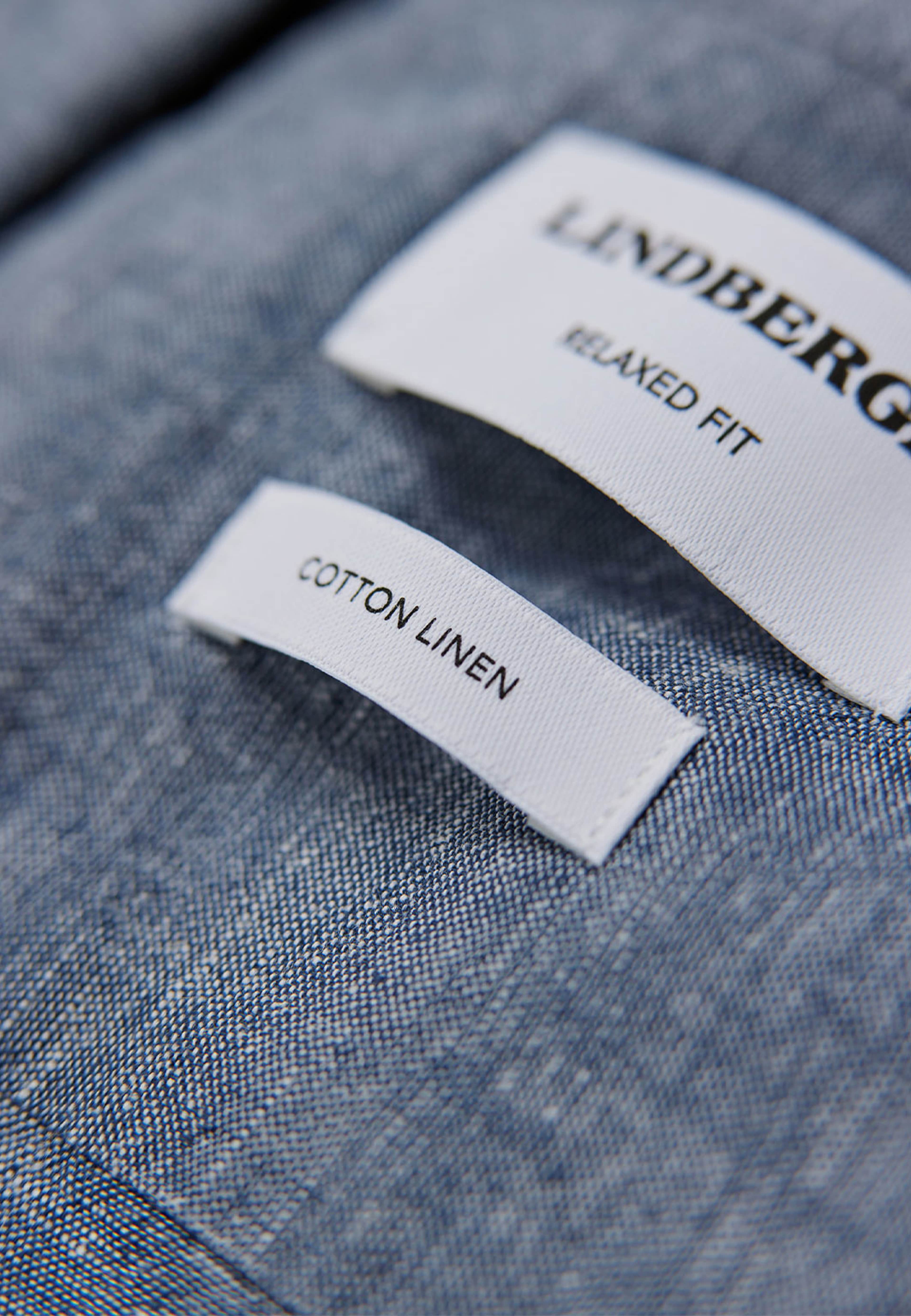 Casual Linen Blend Resort S/S, från Lindbergh, i färgen Dk Blue. Klicka för att öppna bilden i stort format