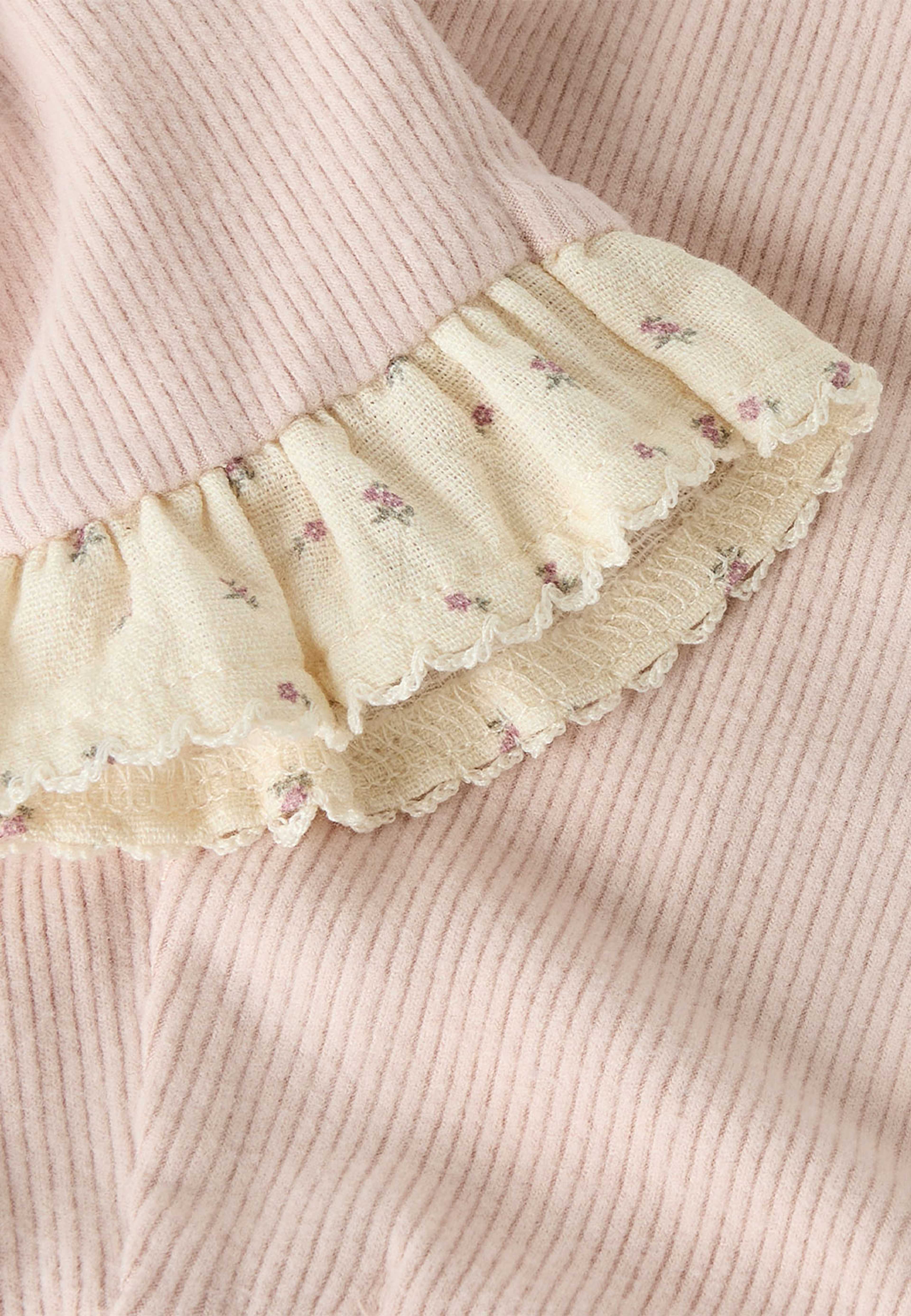 NBFTRINE SLIM LEGGING LIL, från Lil'Atelier, i färgen Peach Whip. Klicka för att öppna bilden i stort format