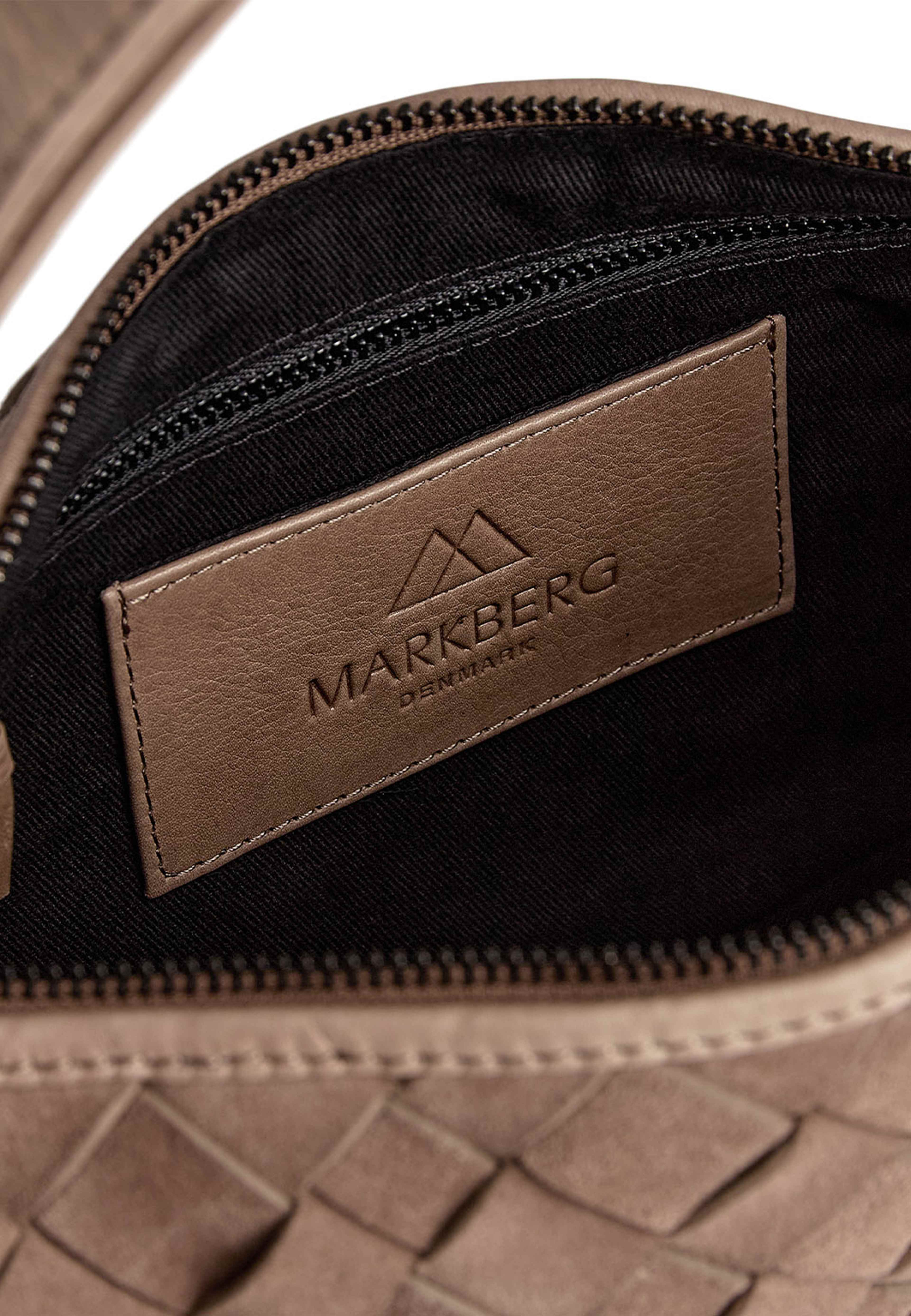 Mini Muse Bag Sue. Weave, från Markberg, i färgen Mocha Mousse. Klicka för att öppna bilden i stort format