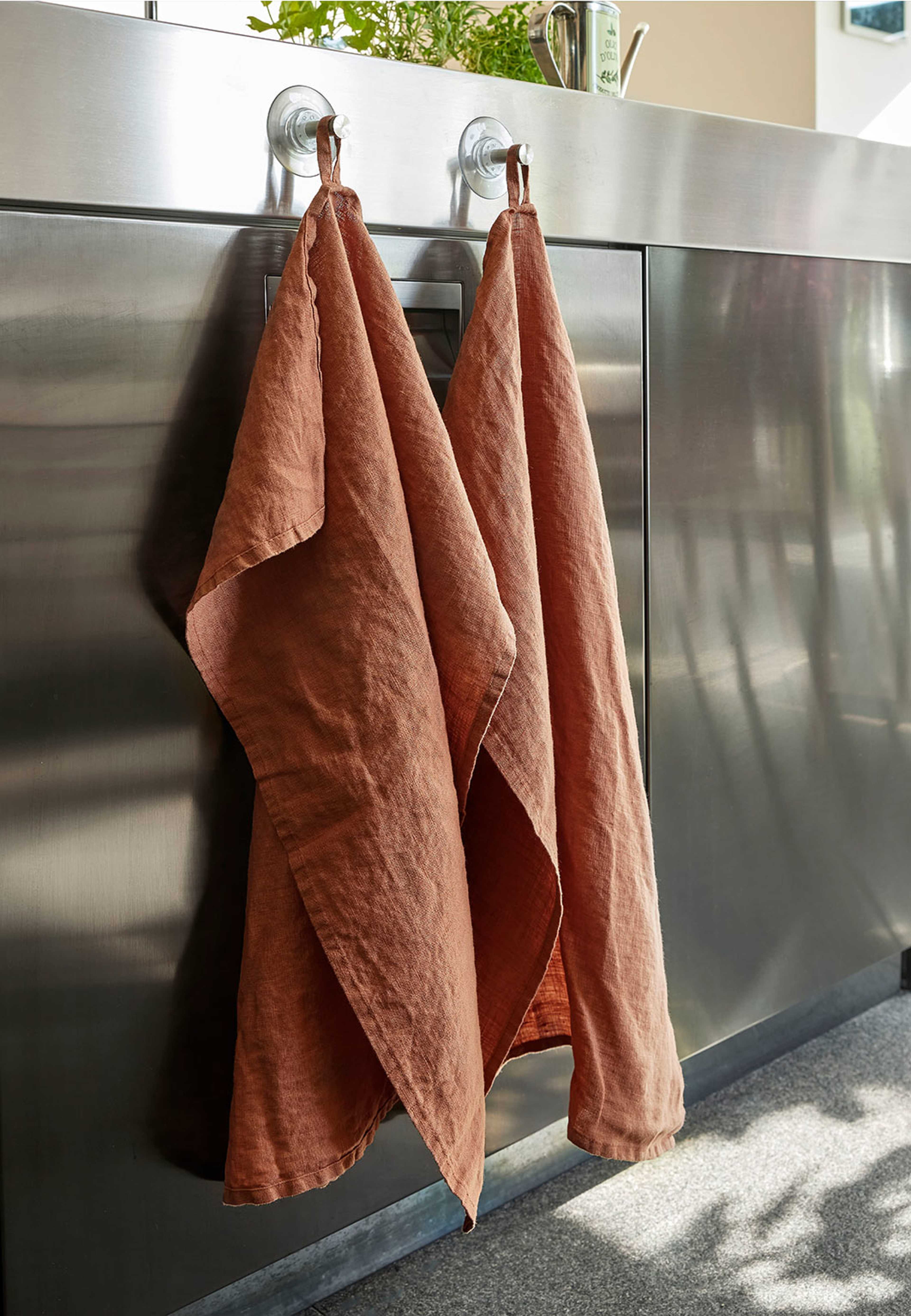 Sunshine kitchen Kökshandduk, från Himla, i färgen Grounded. Klicka för att öppna bilden i stort format