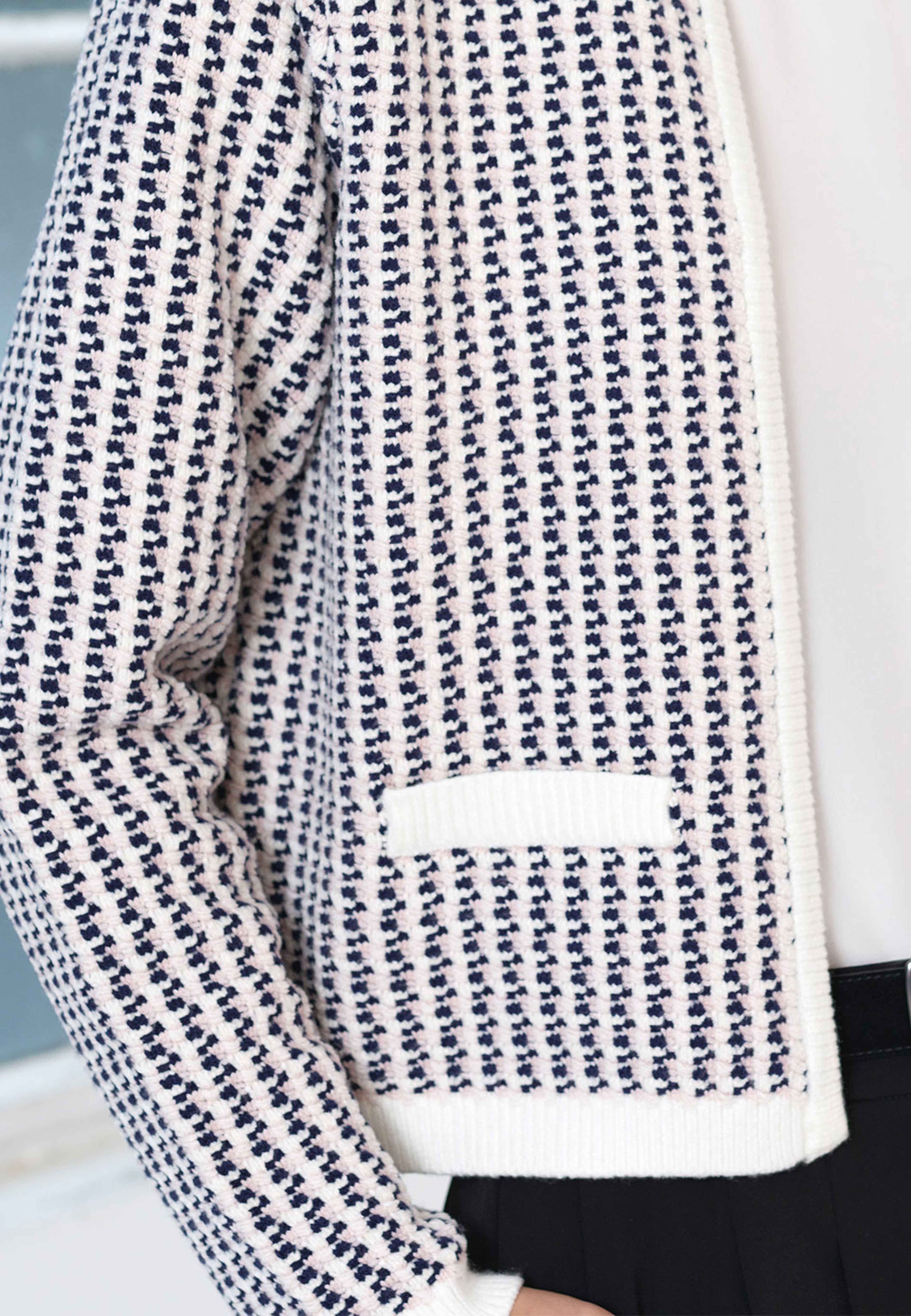 Noar Textured Knit Cardigan, från French Connection, i färgen Powder Pink. Klicka för att öppna bilden i stort format