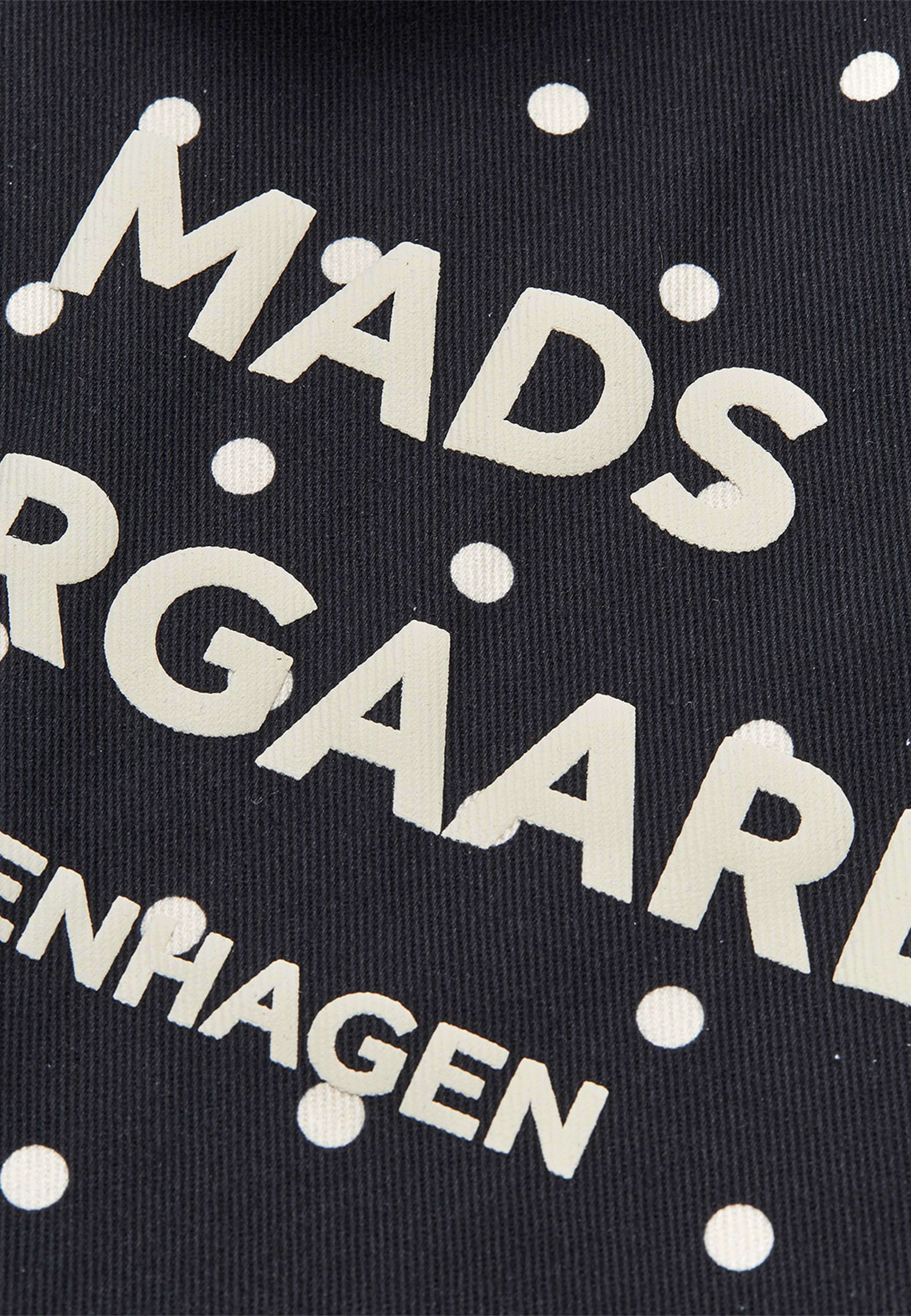 Boutiqno Athene AOP Bag, från Mads Nørgaard, i färgen Dot Aop Black. Klicka för att öppna bilden i stort format