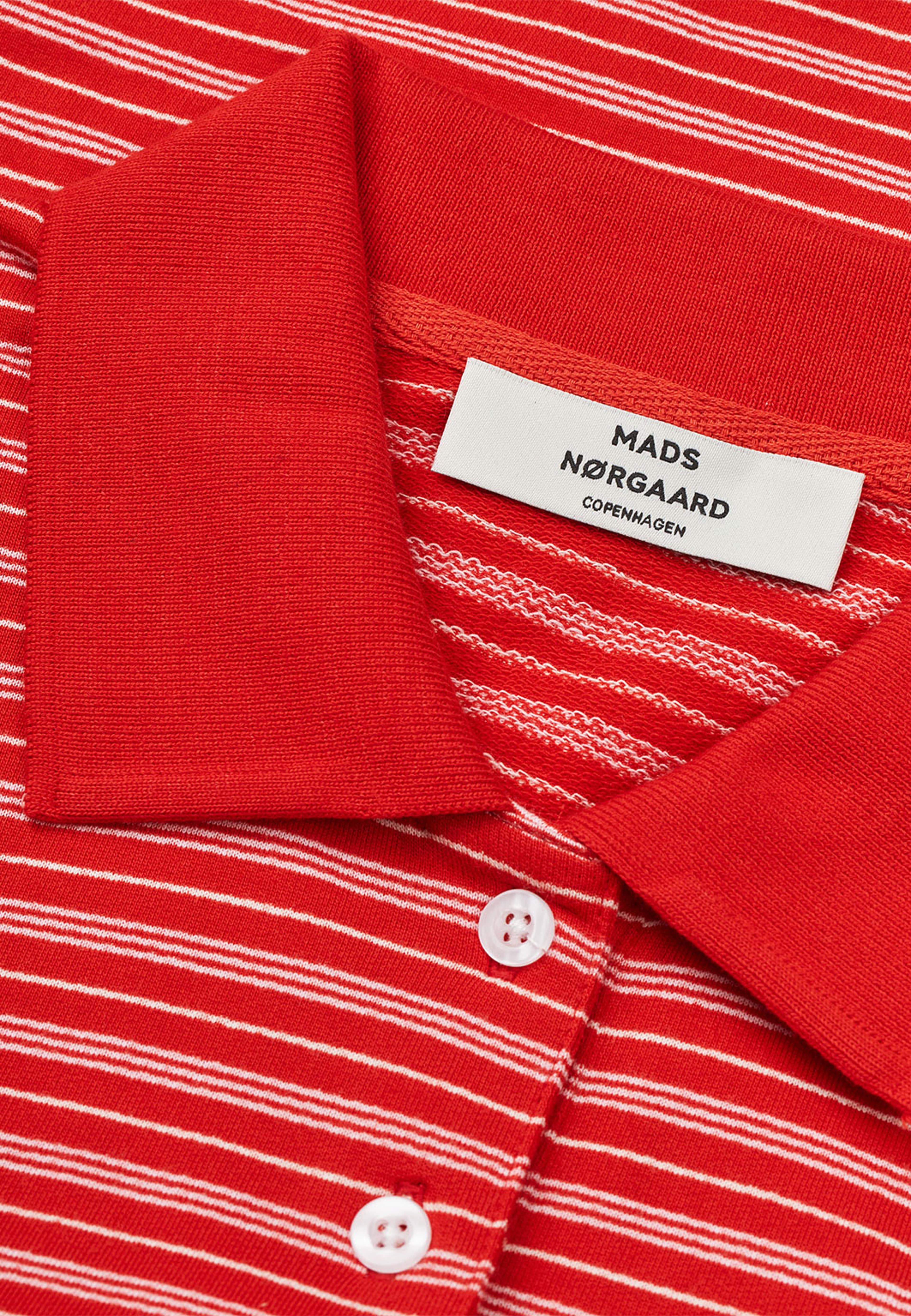 Light Terry Marlo Polo Tee, från Mads Nørgaard, i färgen Fiery Red/Fairy Tale/Vanilla I. Klicka för att öppna bilden i stort format
