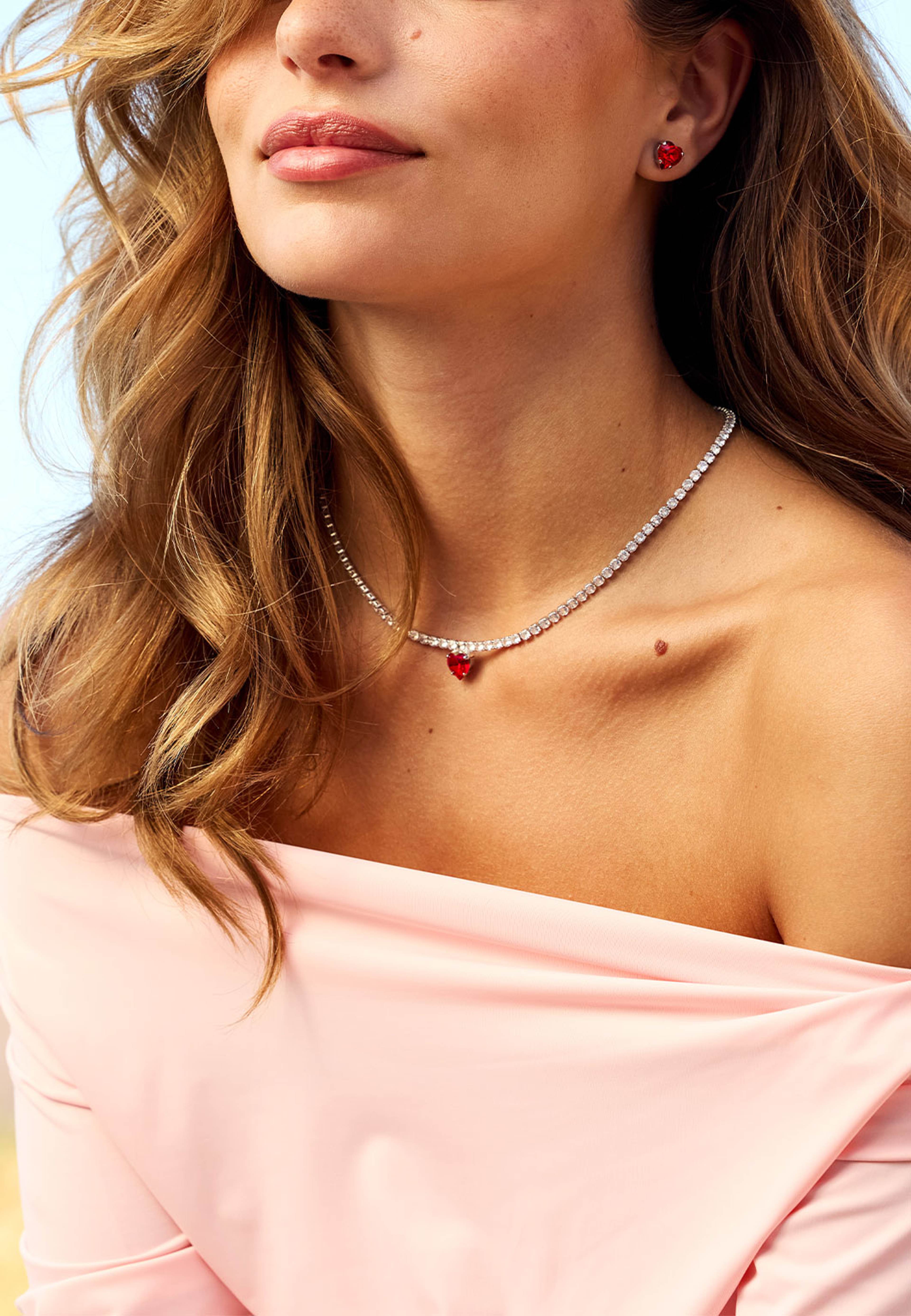 HEART EARRINGS, från Caroline Svedbom, i färgen Gold. Klicka för att öppna bilden i stort format