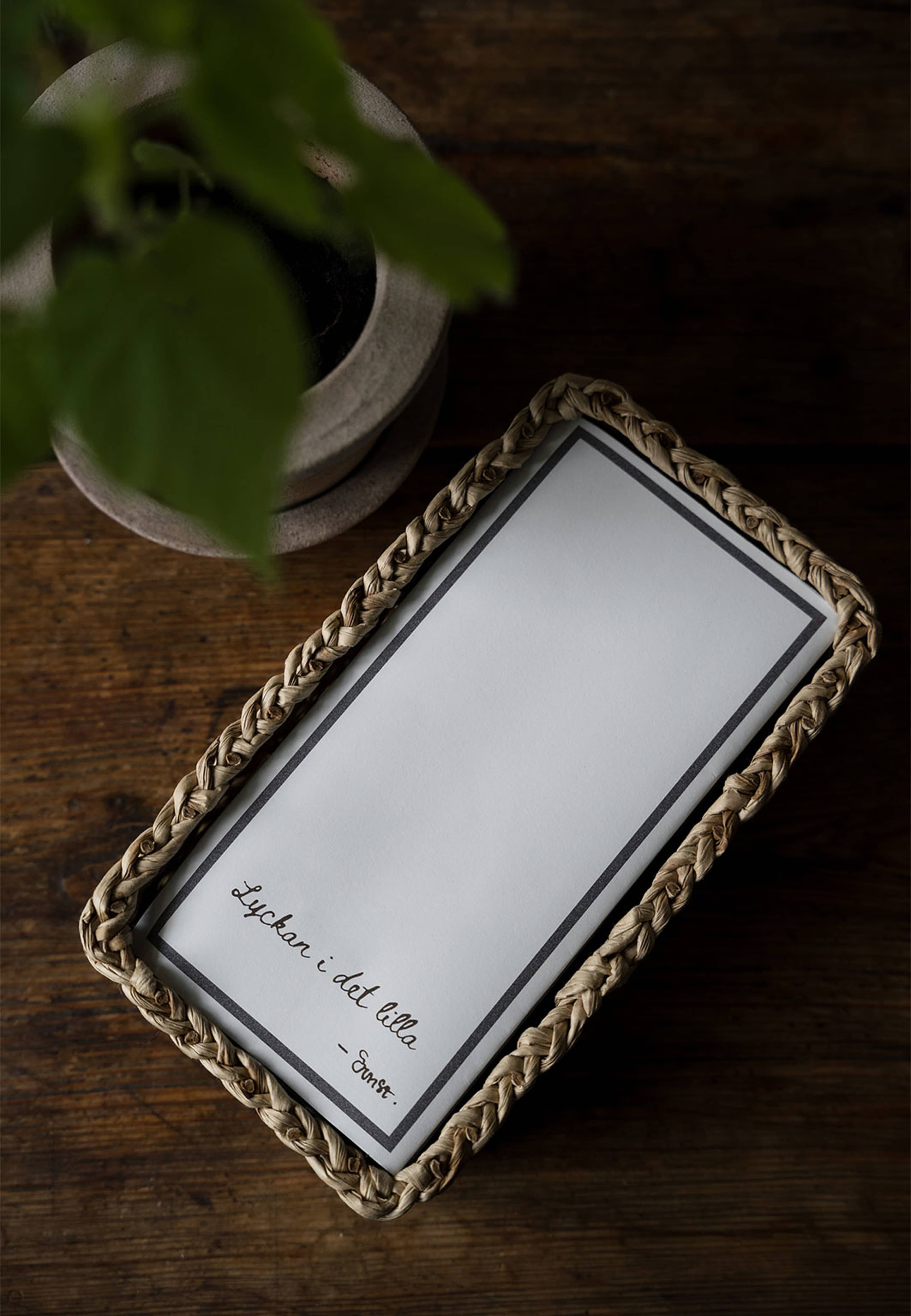 Servett "Lycka", från ERNST, i färgen Vit. Klicka för att öppna bilden i stort format