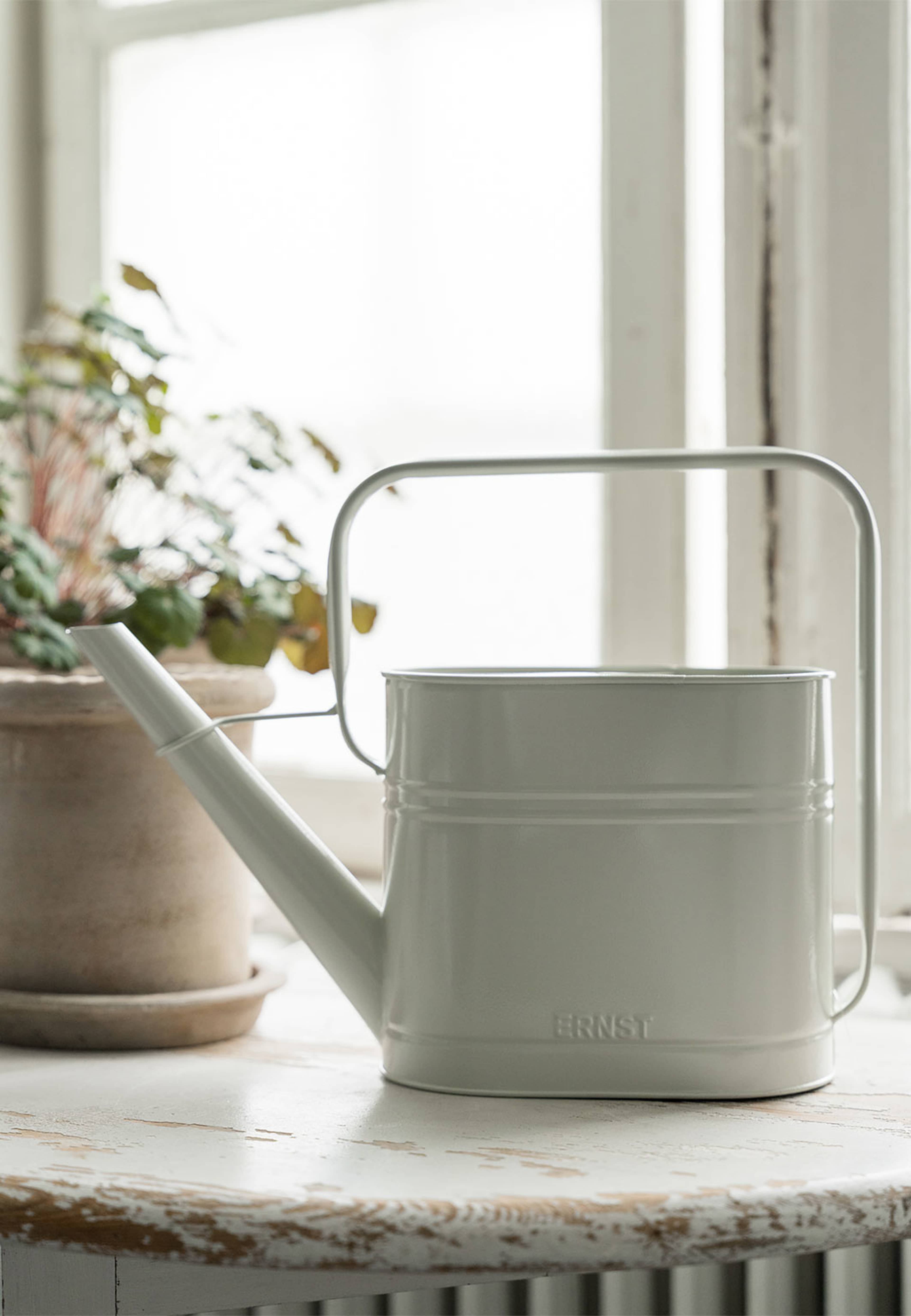 Vattenkanna, från ERNST, i färgen Naturvit. Klicka för att öppna bilden i stort format