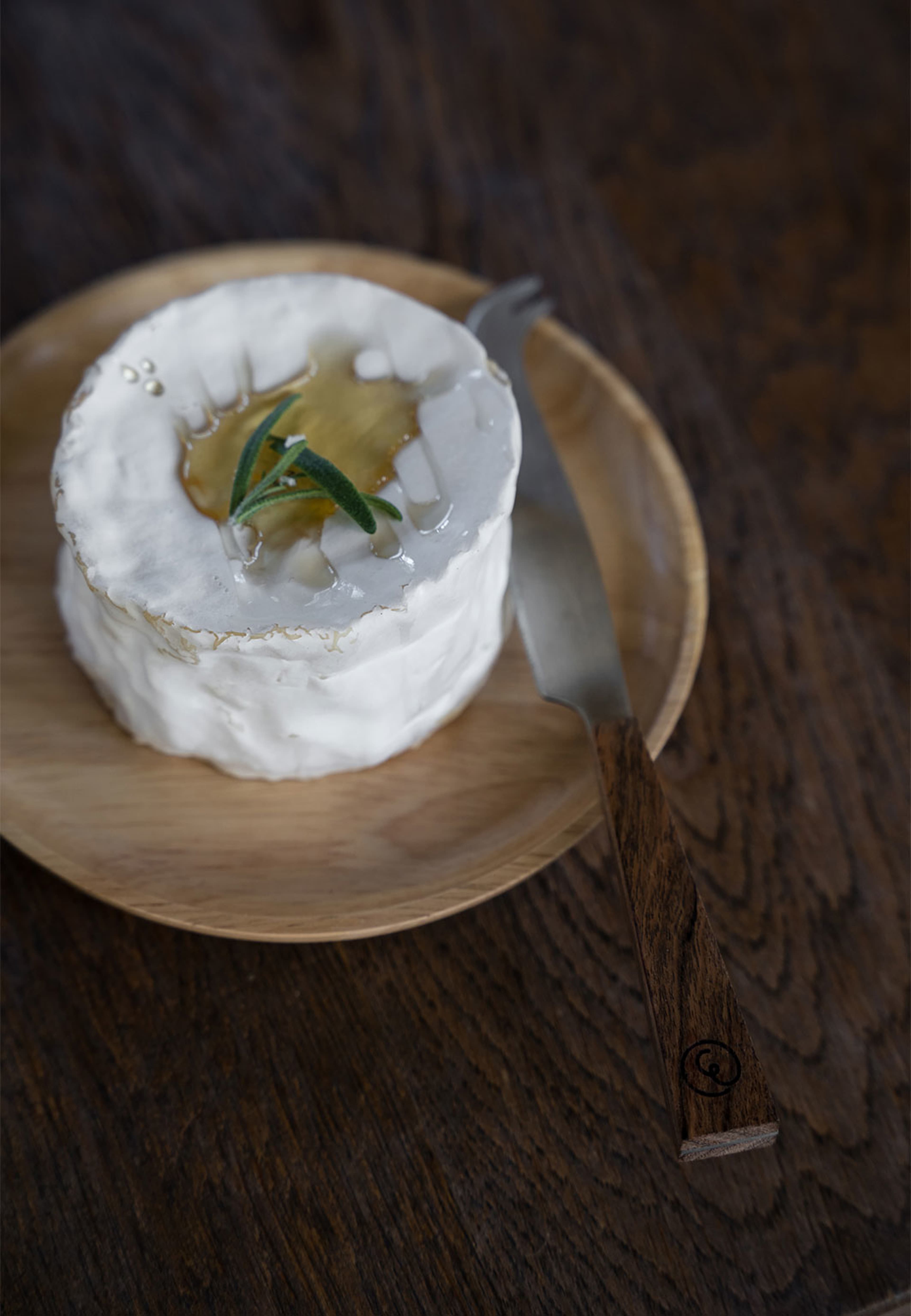 Bricka, från ERNST, i färgen Ljust Trä. Klicka för att öppna bilden i stort format