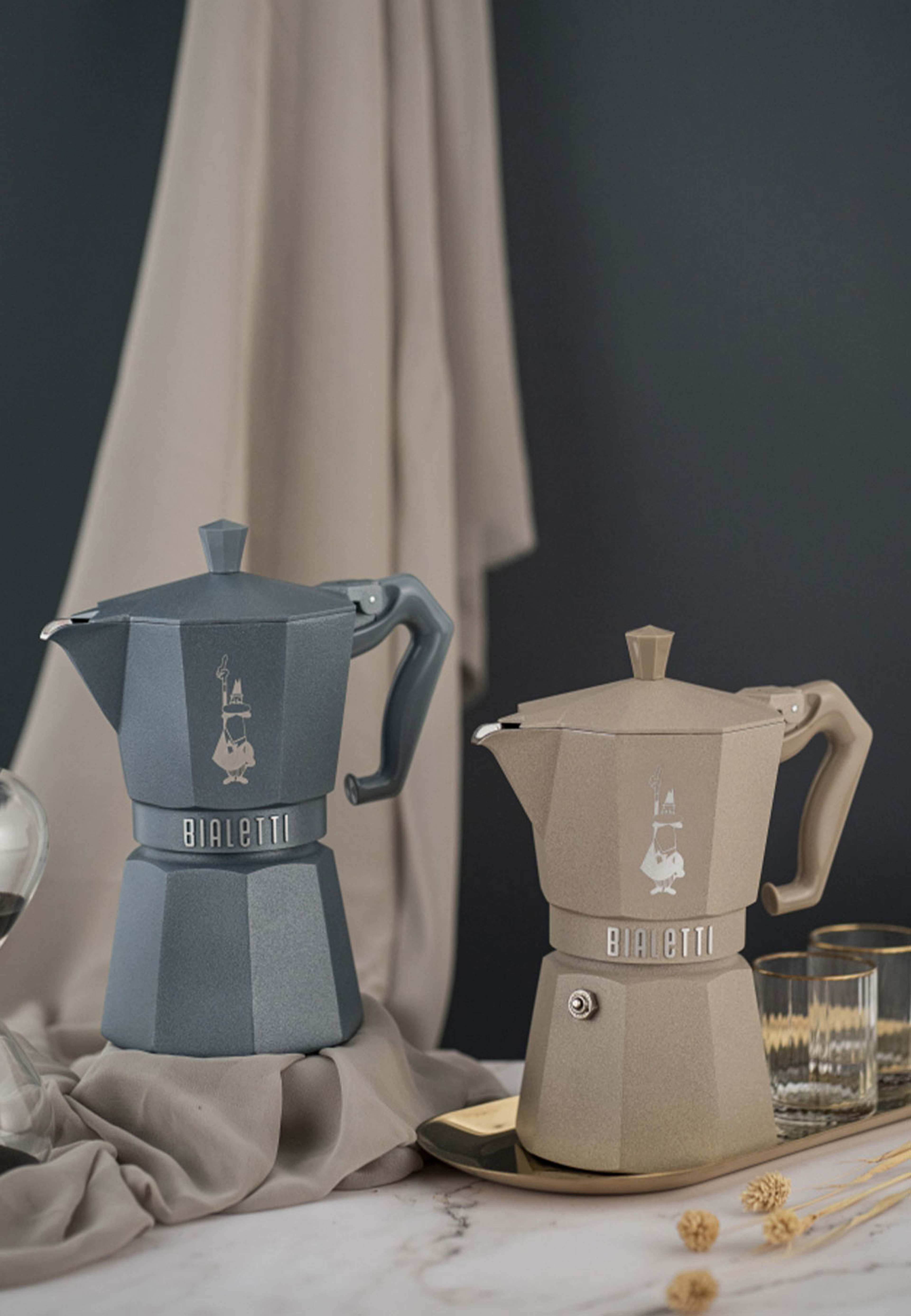 Kokare 3 kopp MOKA EXCLUSIVE INDUCTION Grå BIALETTI®, från Bialetti, i färgen Grey. Klicka för att öppna bilden i stort format