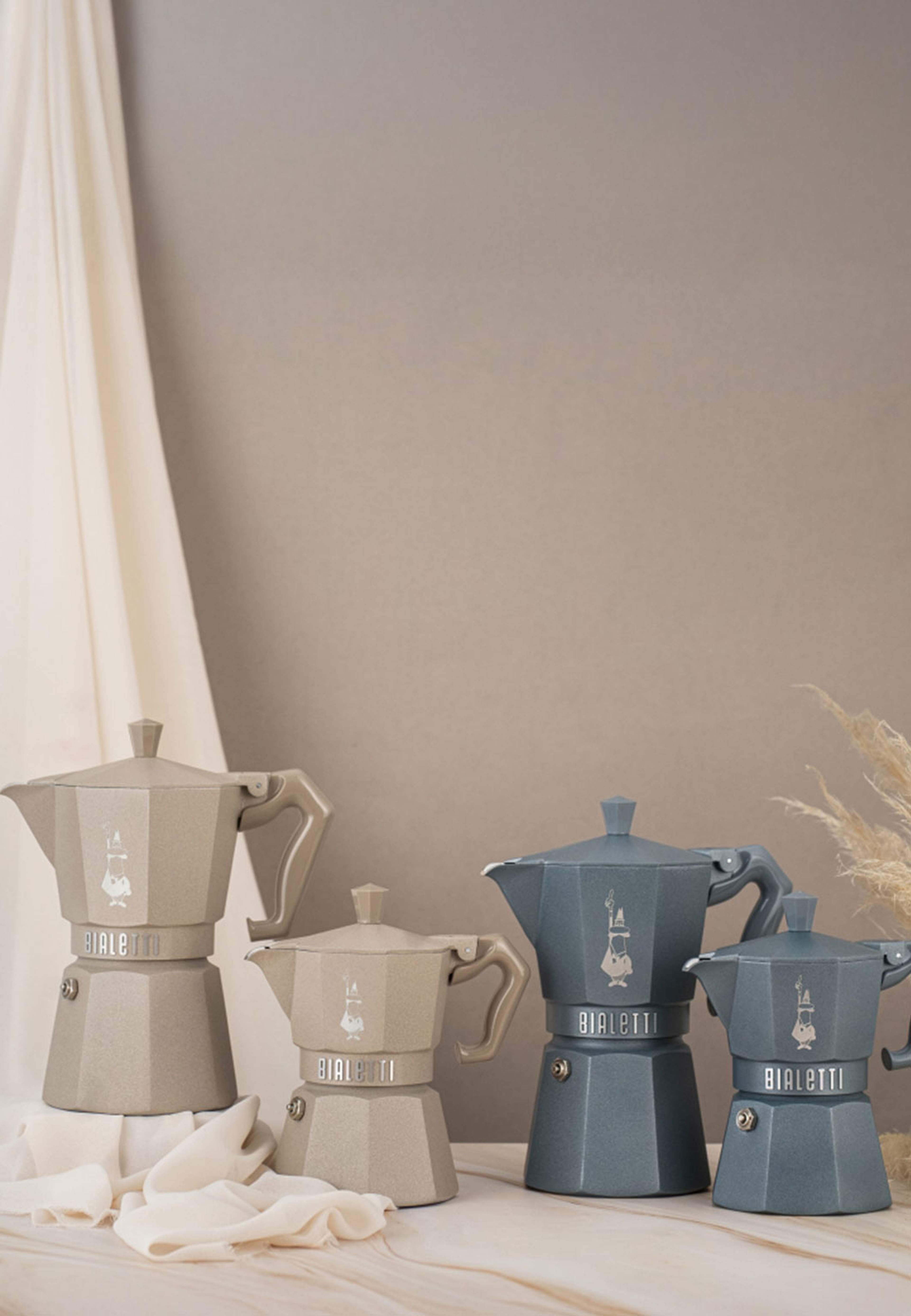 Kokare 6 kopp MOKA EXCLUSIVE INDUCTION Desert BIALETTI®, från Bialetti, i färgen Grey. Klicka för att öppna bilden i stort format