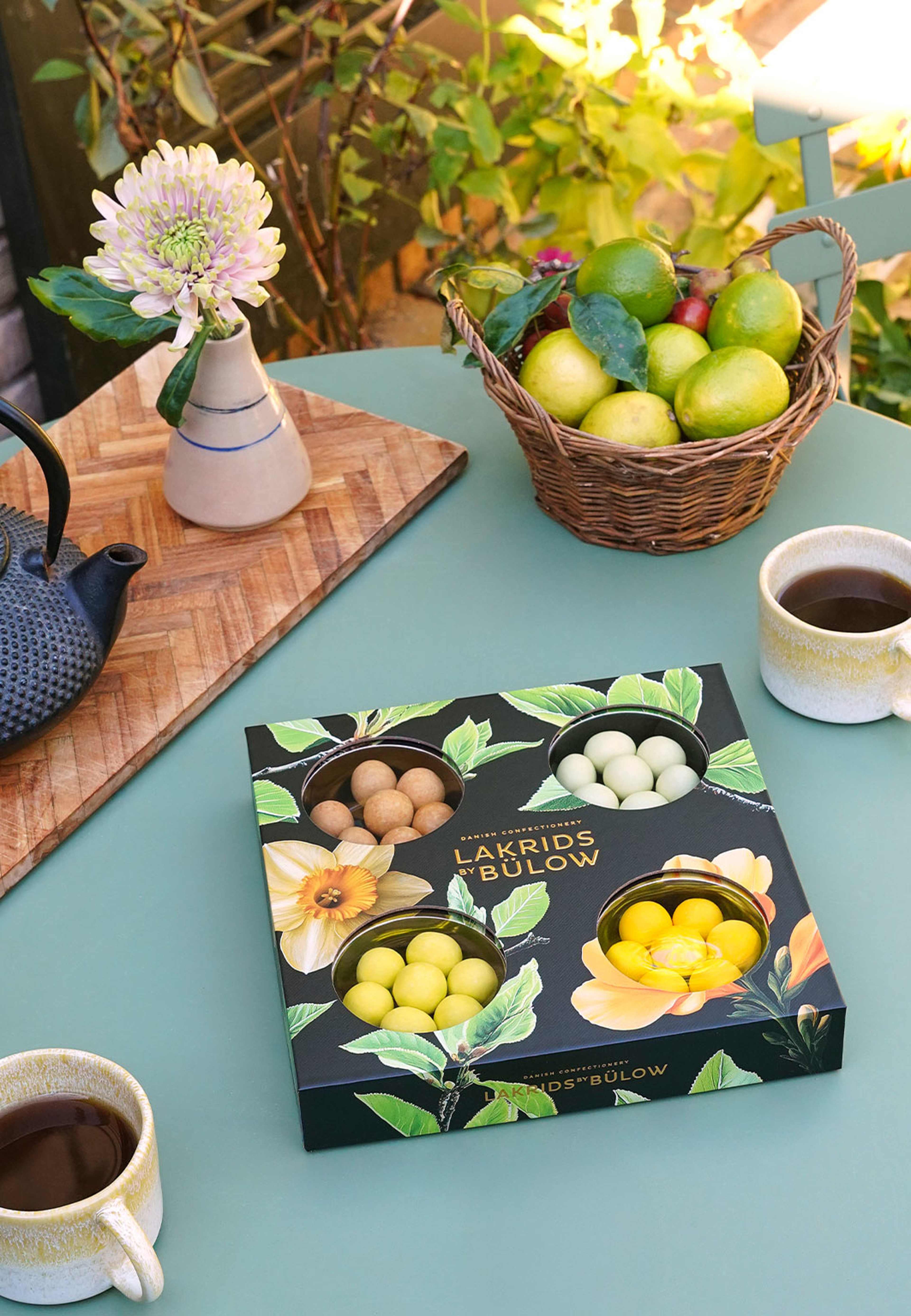 Small Selection Box Spring 2026, från Lakrids by Bülow, i färgen Small Selection Box Spring 2026. Klicka för att öppna bilden i stort format