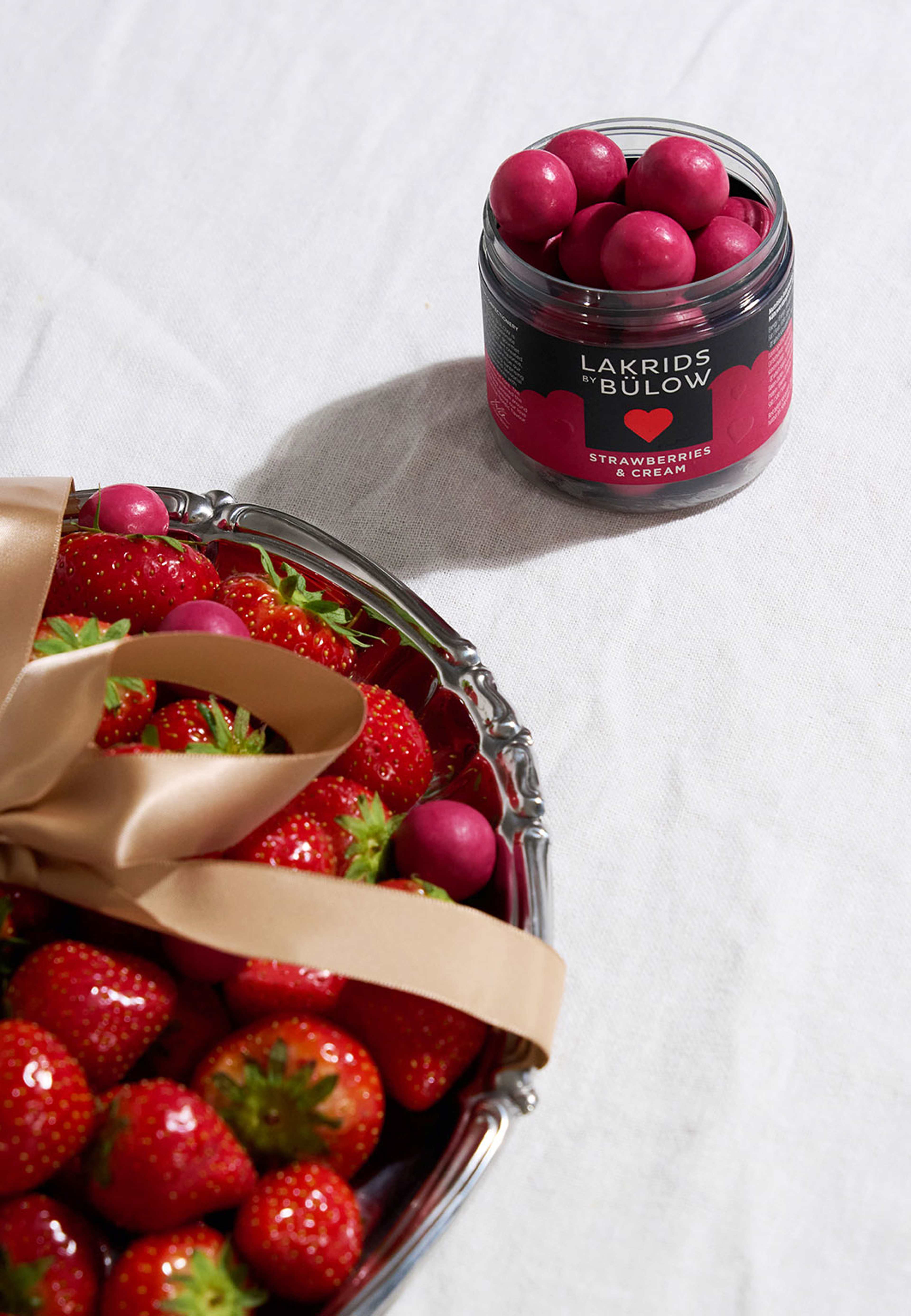 Small Strawberries & Cream, från Lakrids by Bülow, i färgen Small Strawberries & Cream. Klicka för att öppna bilden i stort format