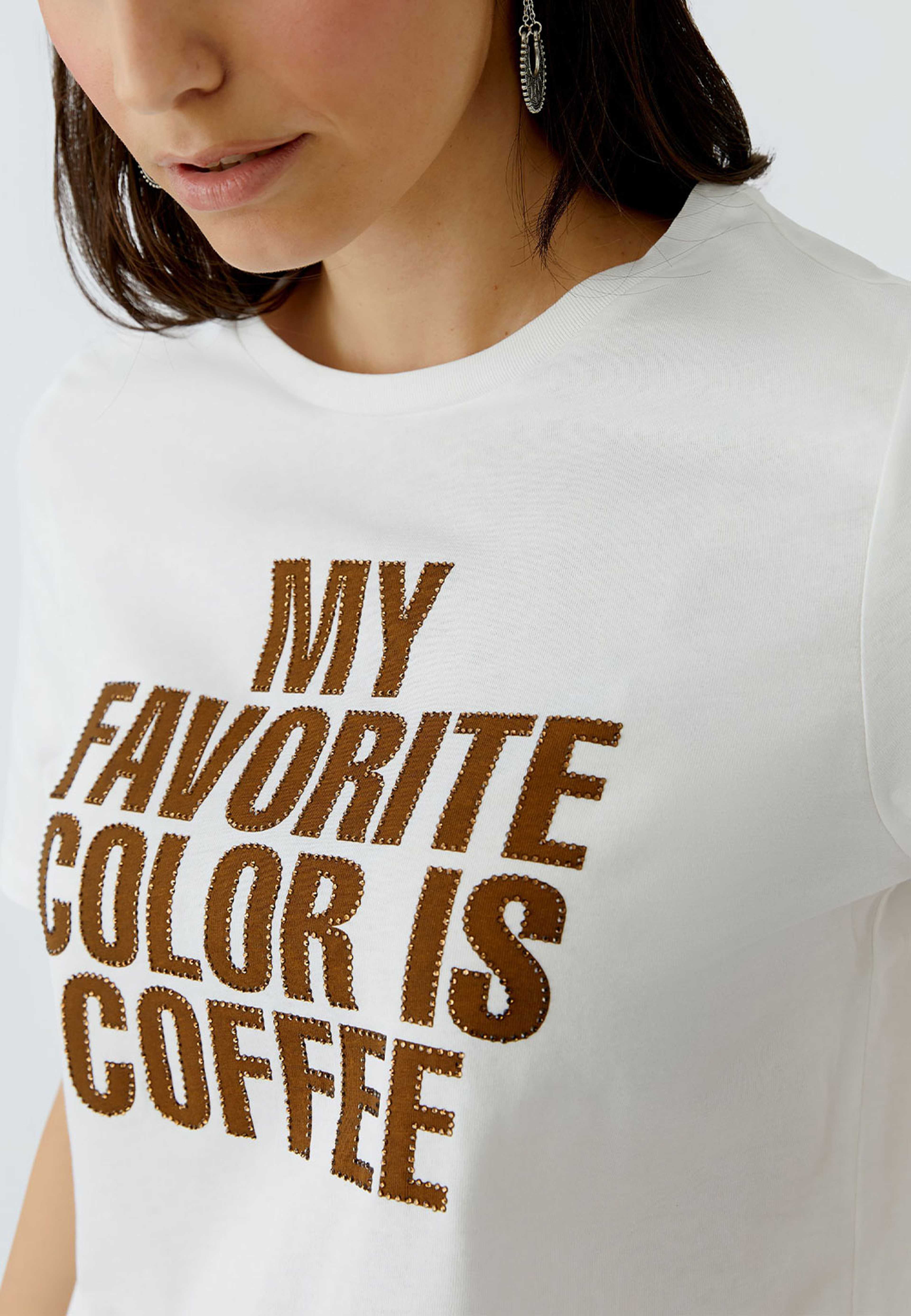 T-Shirt, från Oui, i färgen Cloud Dancer. Klicka för att öppna bilden i stort format