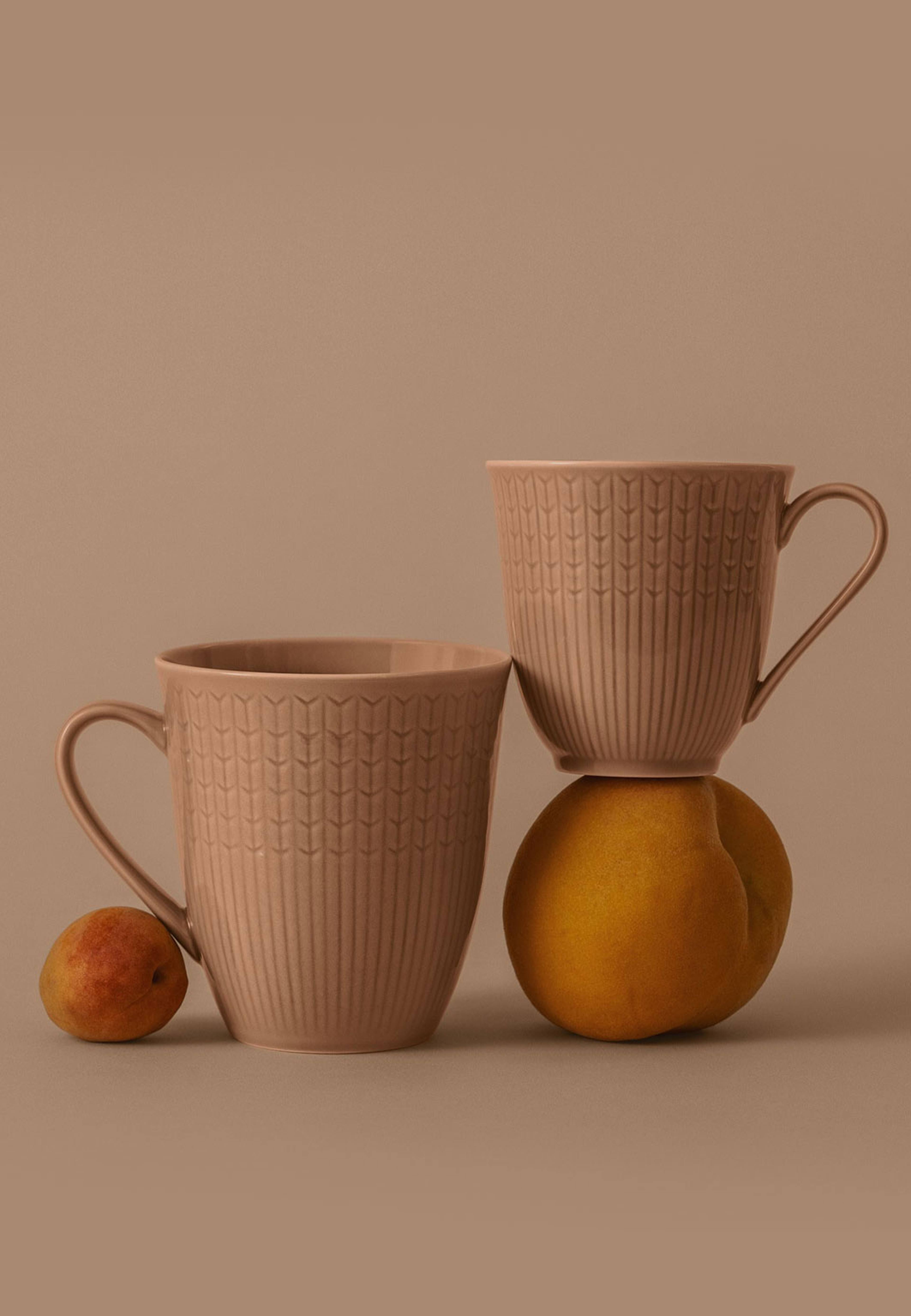 Swedish Grace mugg 30 cl jubilee, från Rörstrand, i färgen Karamell. Klicka för att öppna bilden i stort format