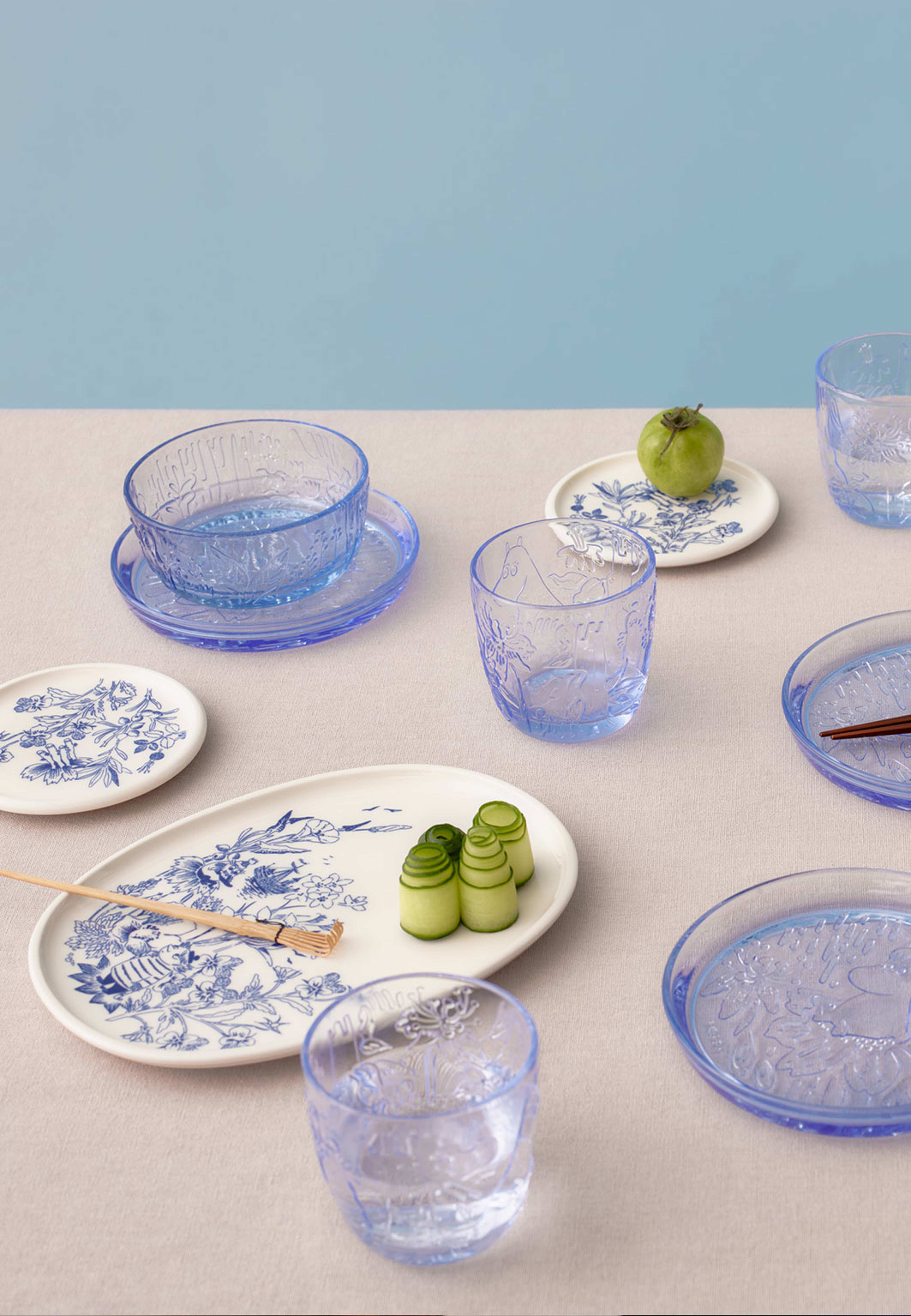 Mumin mini tallrik 12cm Haru 2st, från Arabia, i färgen Blå/Vit. Klicka för att öppna bilden i stort format