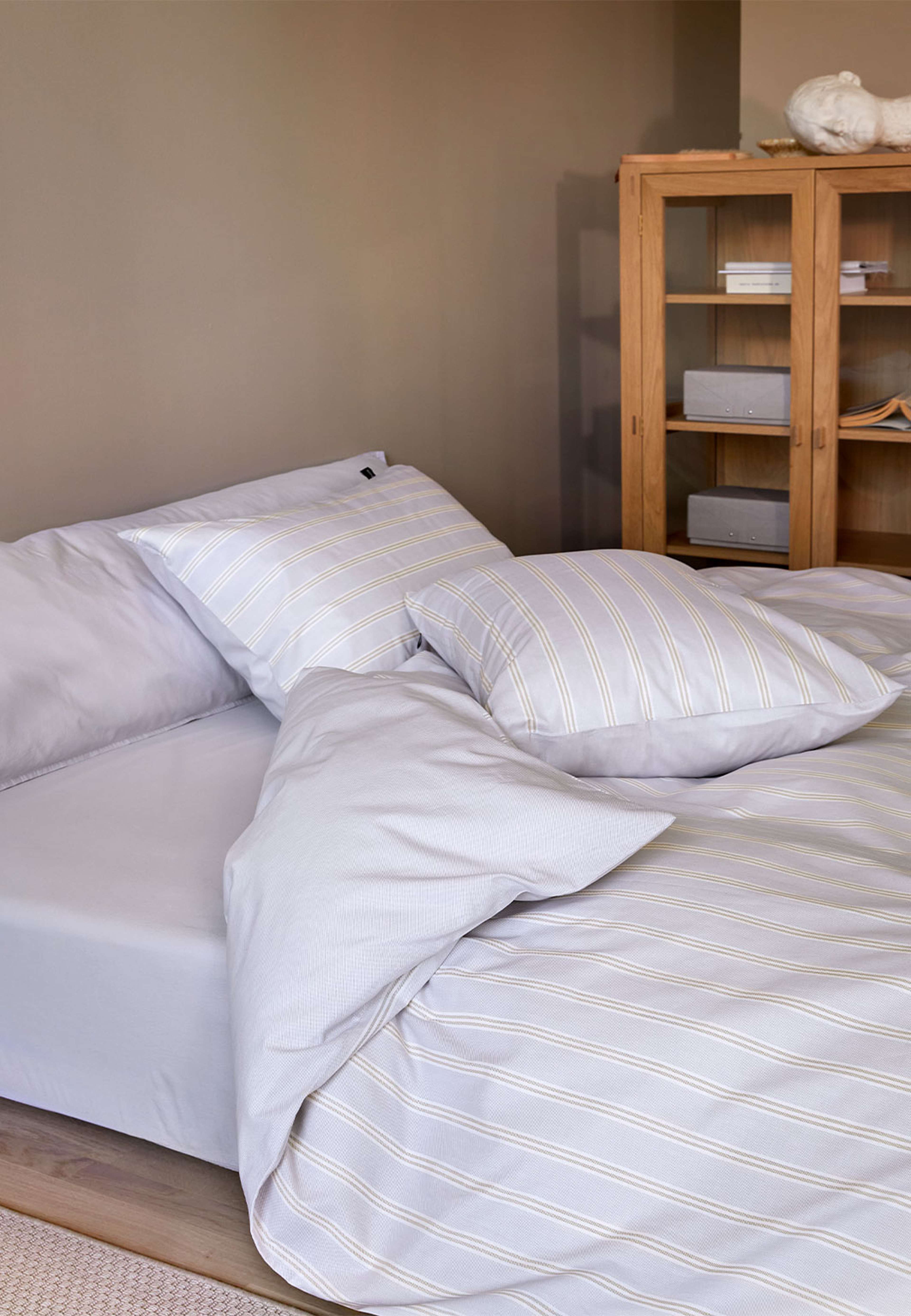 Ylva bomull bäddset 150x210 cm, från Høie of Scandinavia, i färgen Lavendel. Klicka för att öppna bilden i stort format