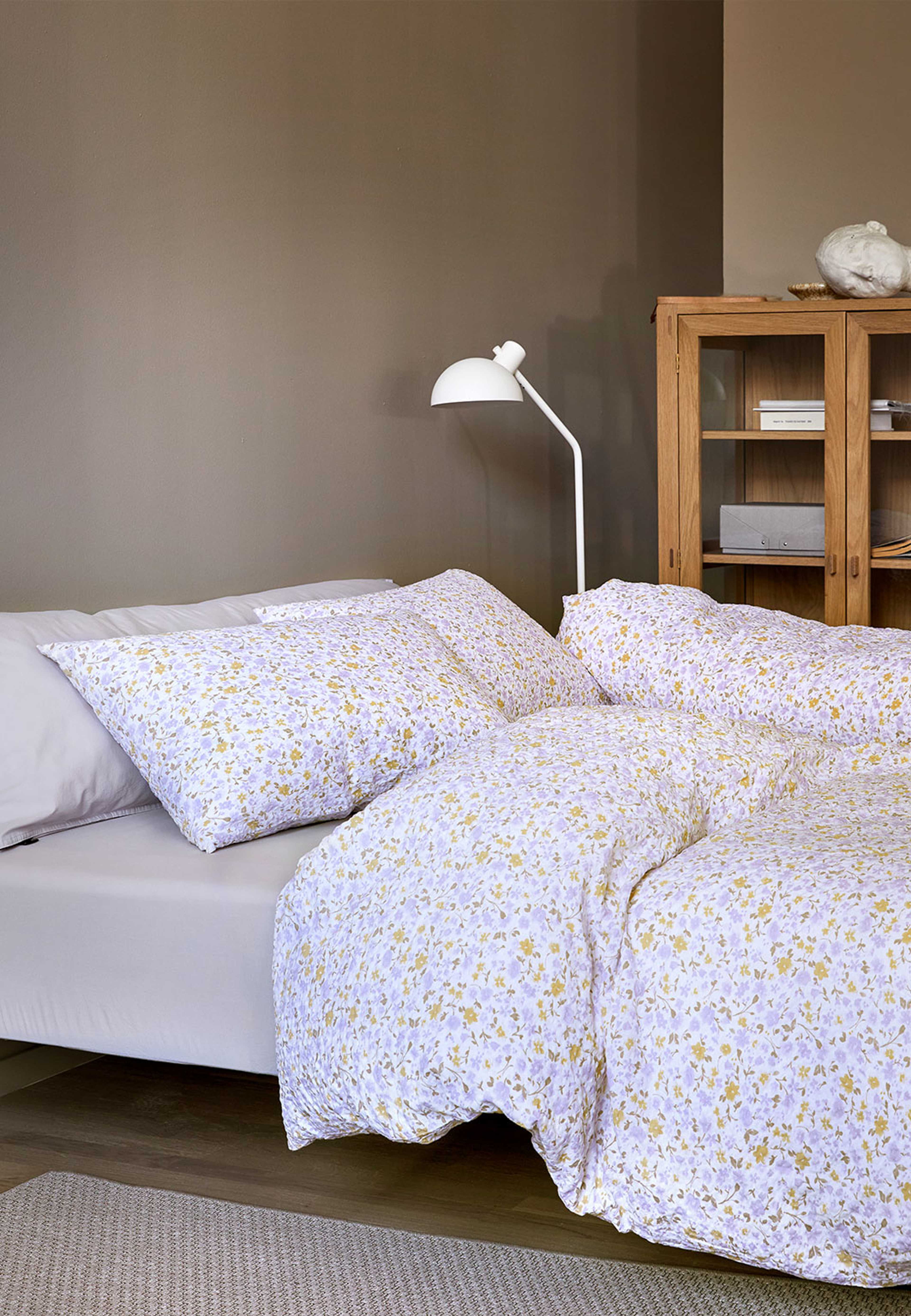 Clara bäckebölja bäddset 150x210 cm, från Høie of Scandinavia, i färgen Lavendel. Klicka för att öppna bilden i stort format