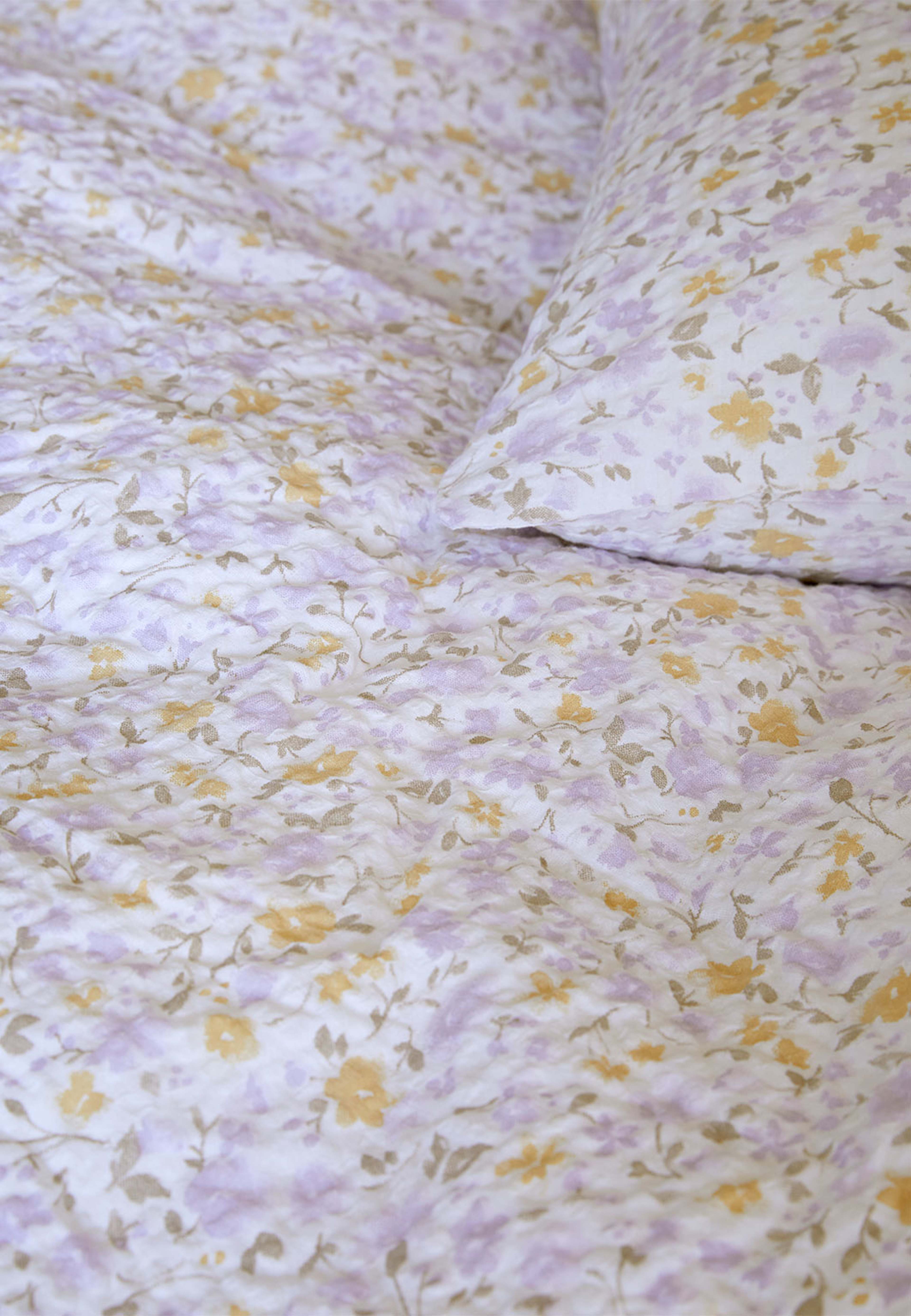 Clara bäckebölja bäddset 150x210 cm, från Høie of Scandinavia, i färgen Lavendel. Klicka för att öppna bilden i stort format