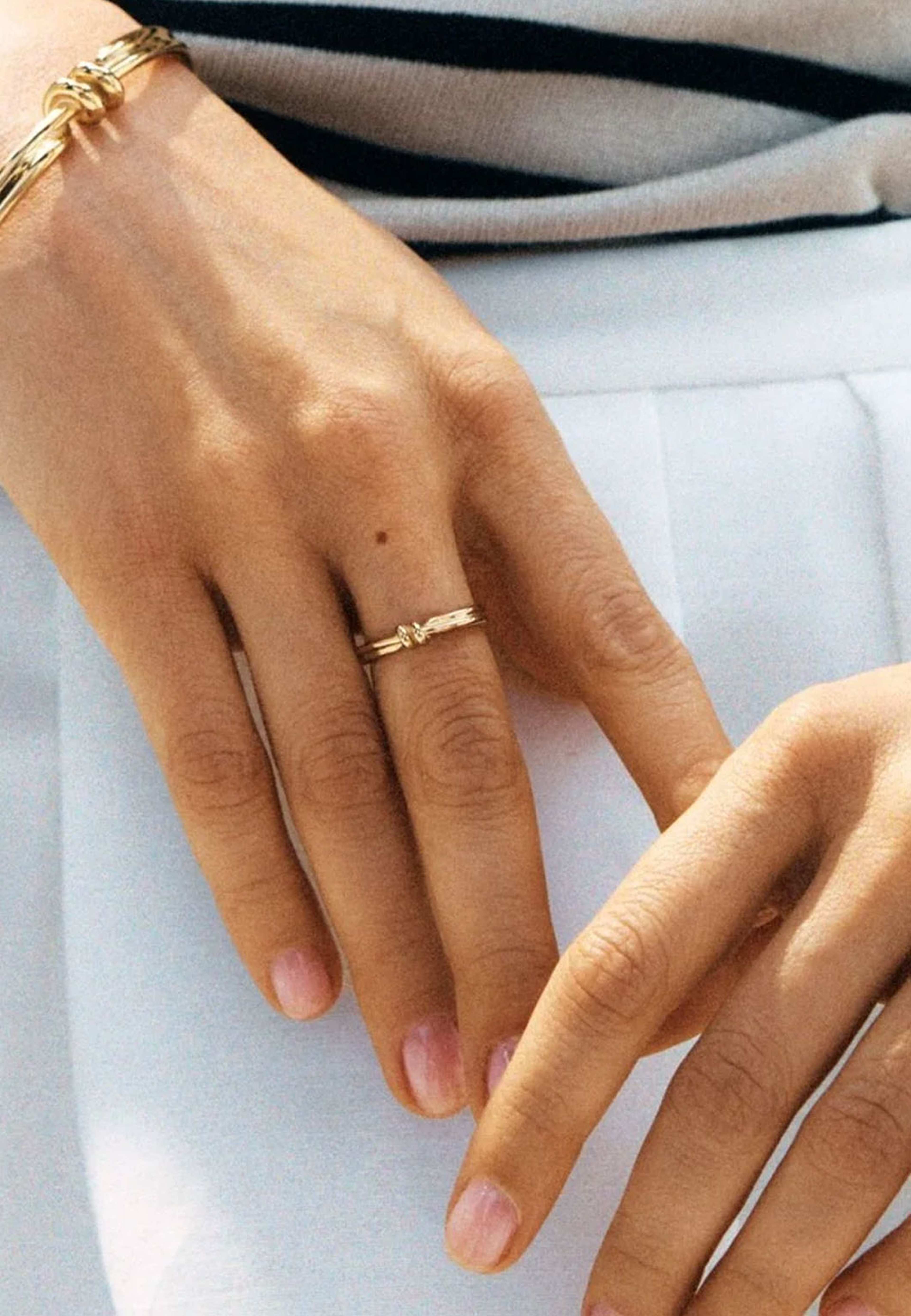 Swivel Ring Gold, från Edblad, i färgen Gold. Klicka för att öppna bilden i stort format